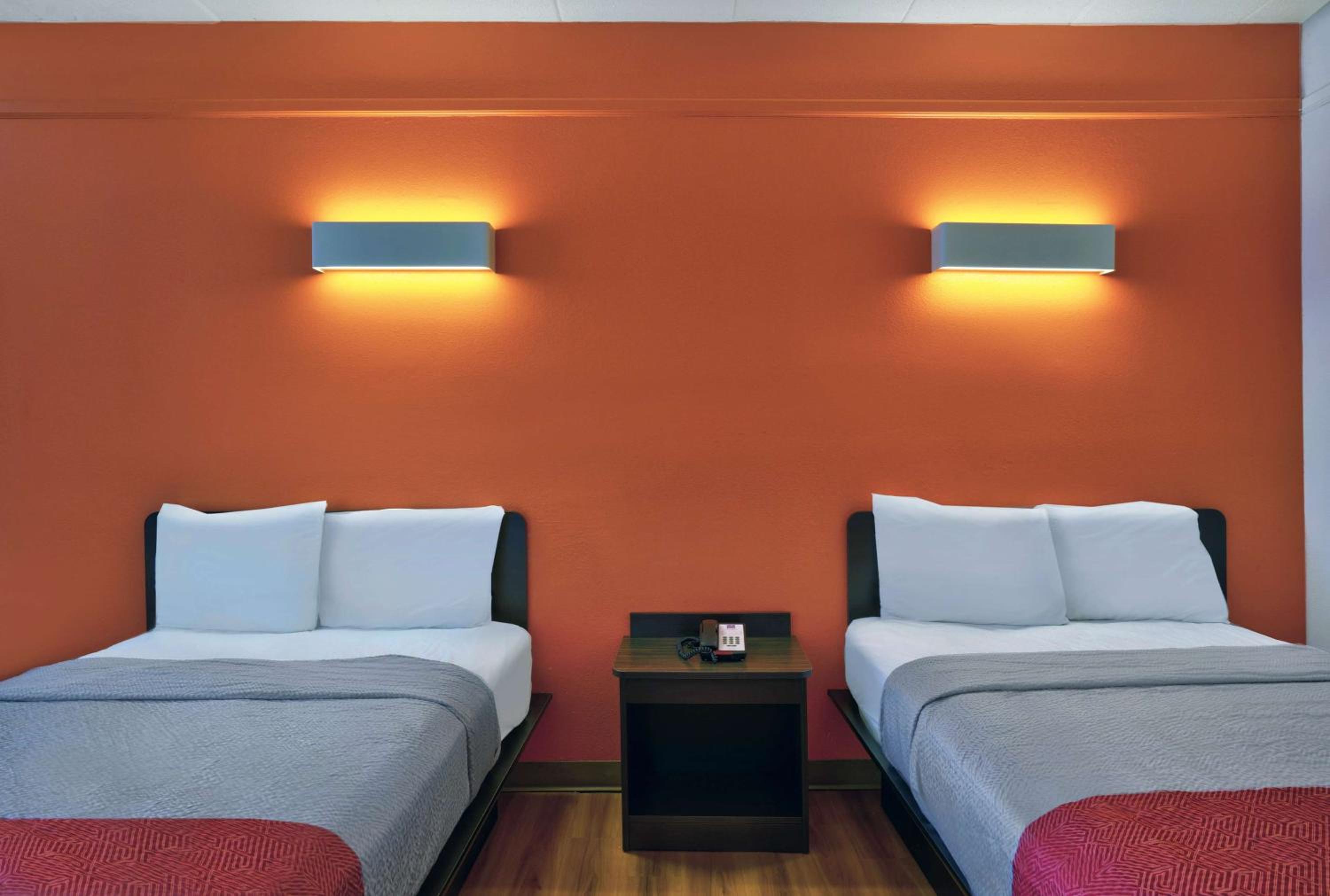 Quadruple Room - Non-Smoking - Photo 4