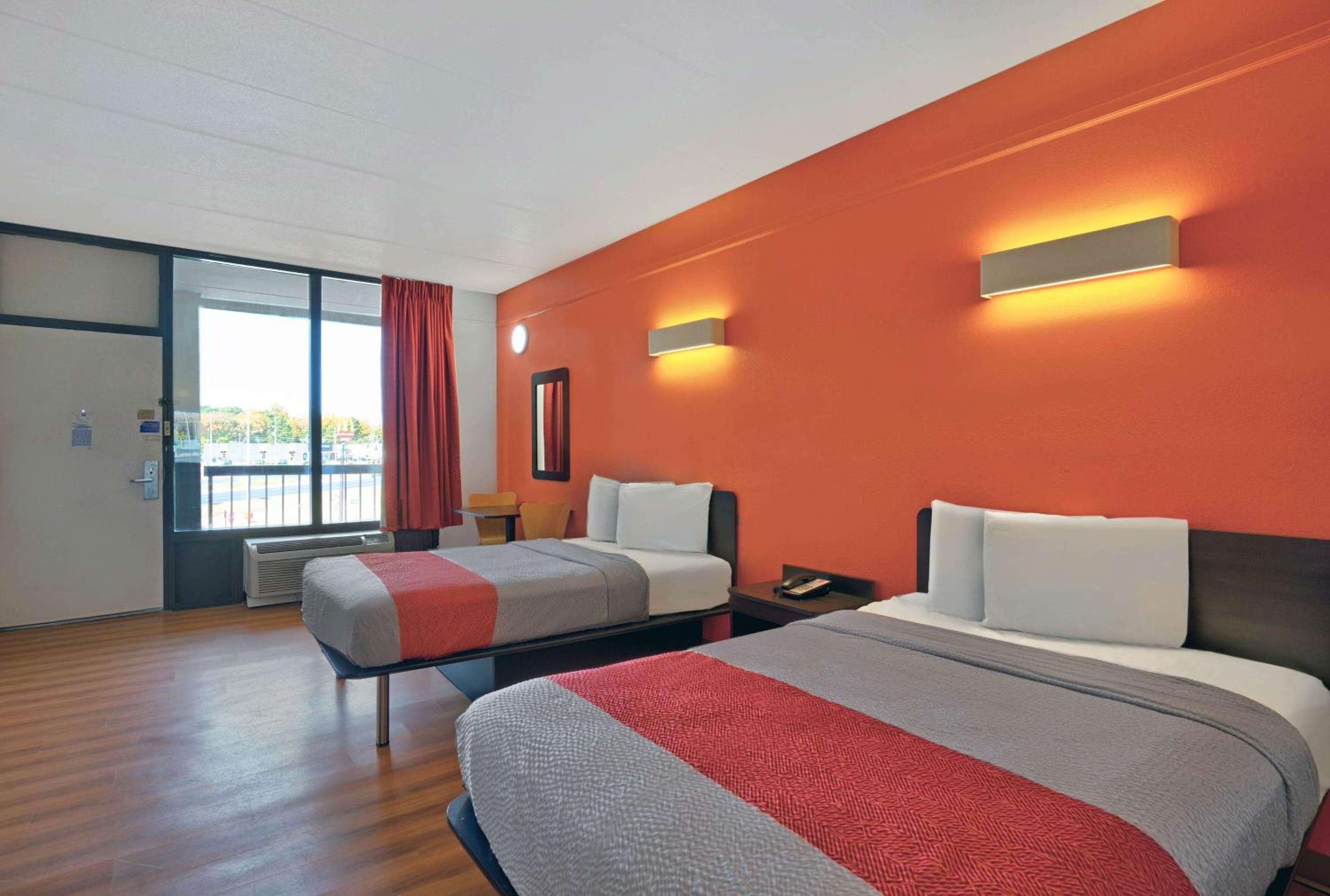 Quadruple Room - Non-Smoking - Photo 2