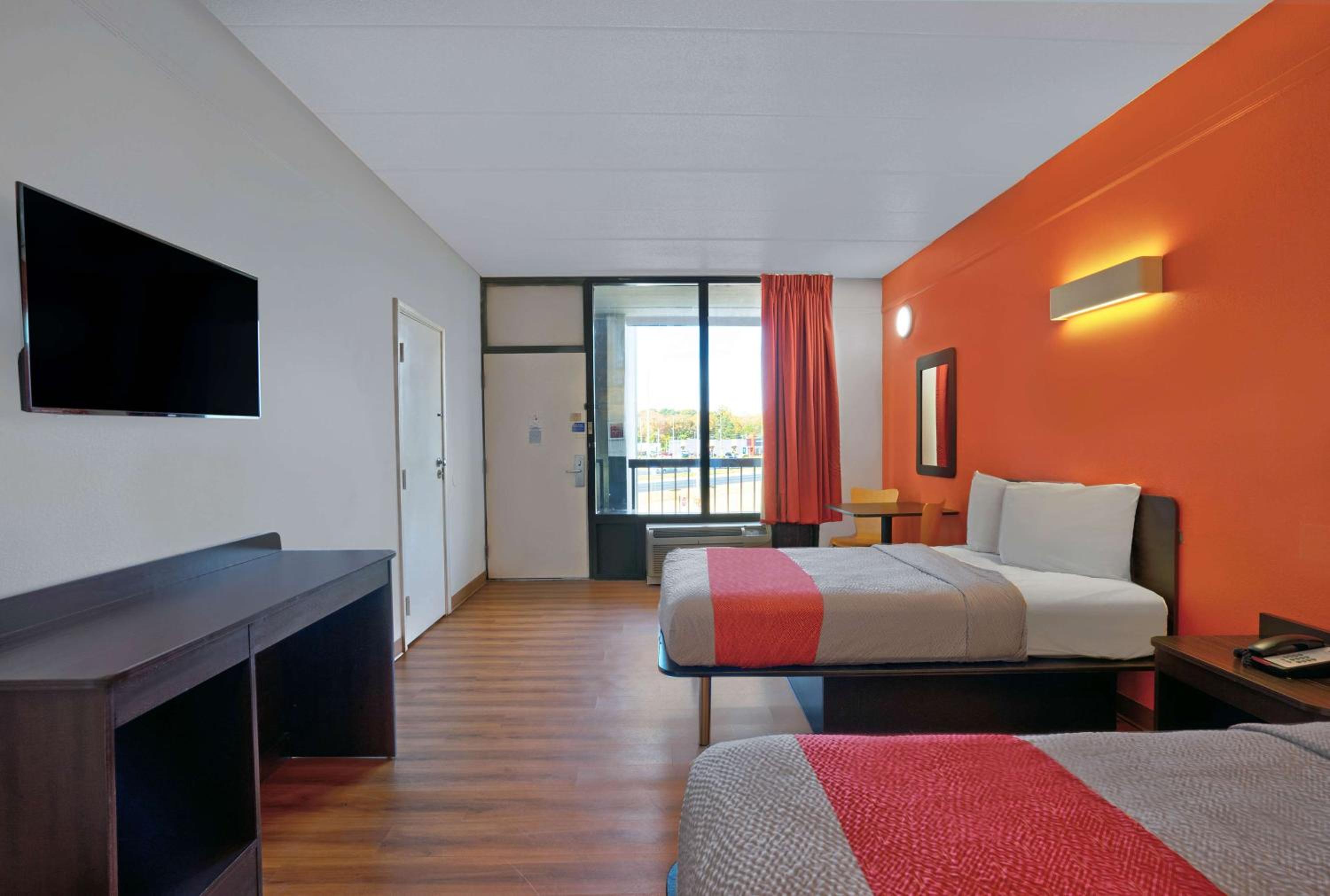 Quadruple Room - Non-Smoking - Photo 3