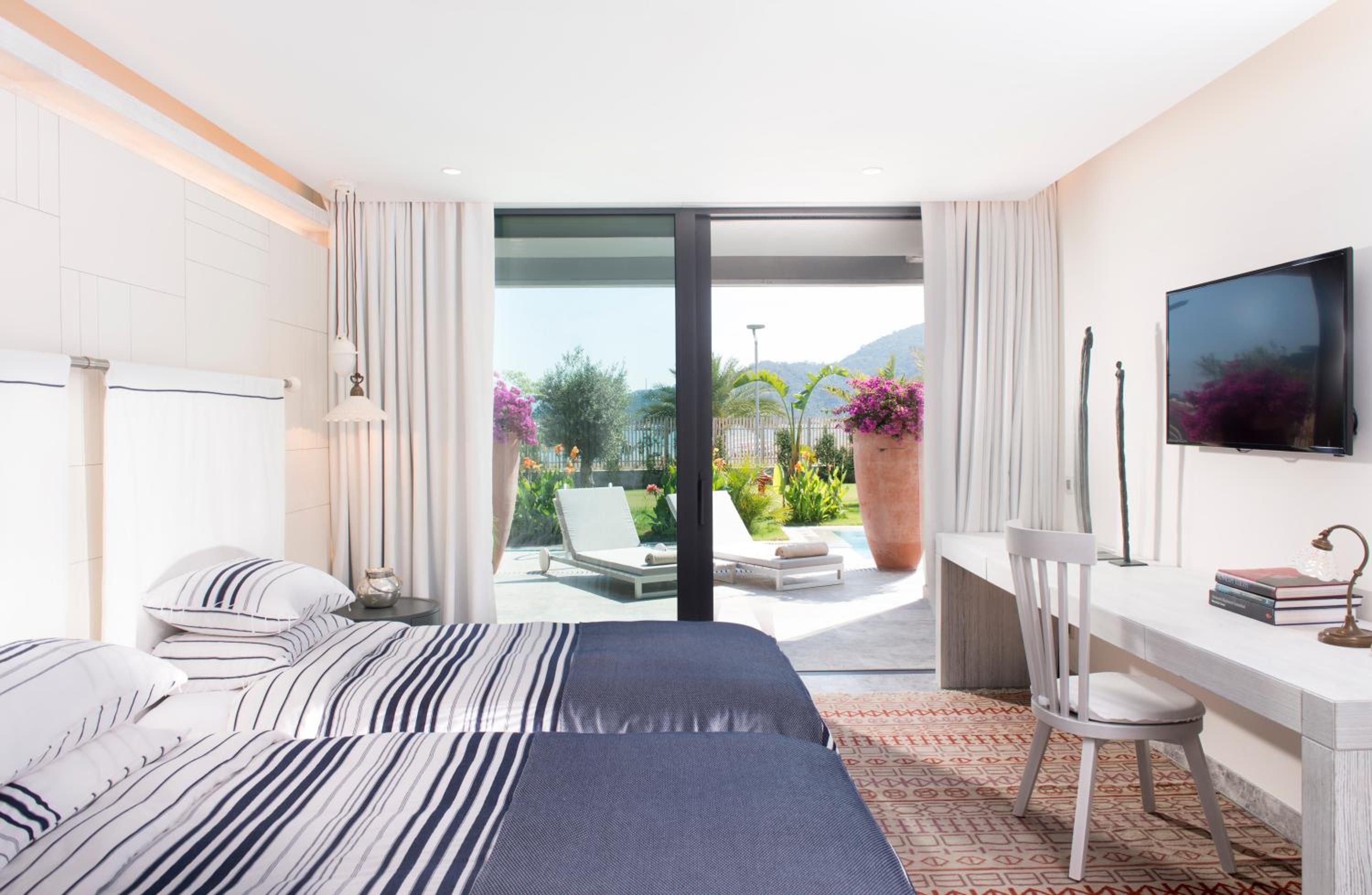 Suite Presidencial con Acceso Directo a la Piscina