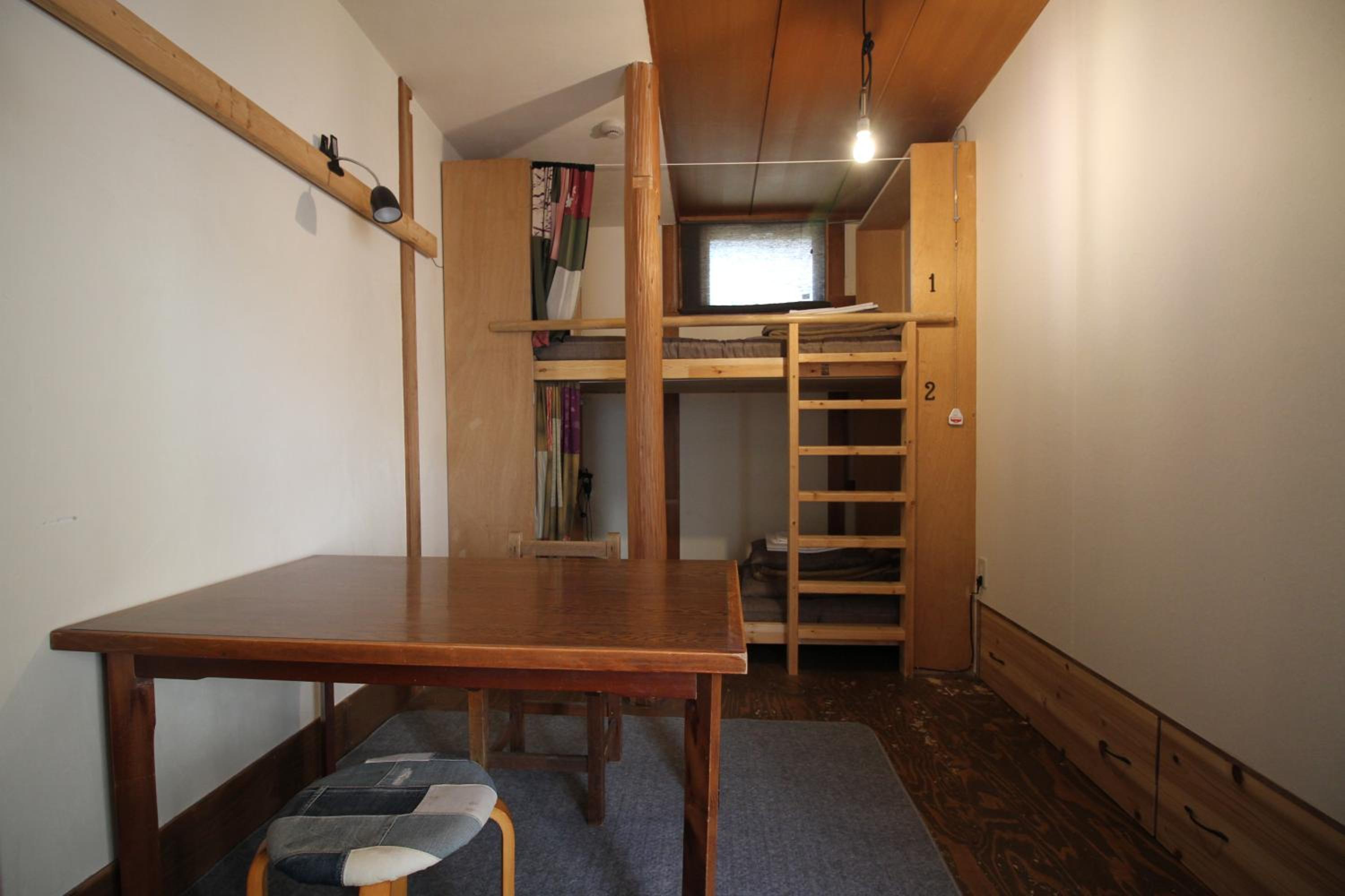 Bed in 8-Bed Female Dormitory Room photo 1