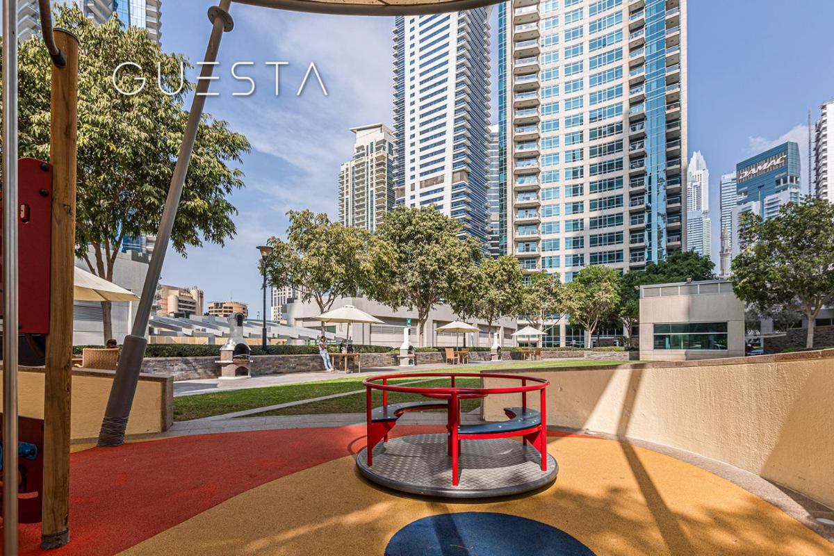 Two-Bedroom Apartment with Marina View photo 3