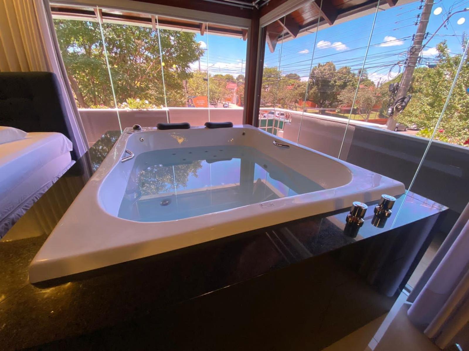 Deluxe Double Room with Bath - Photo 14