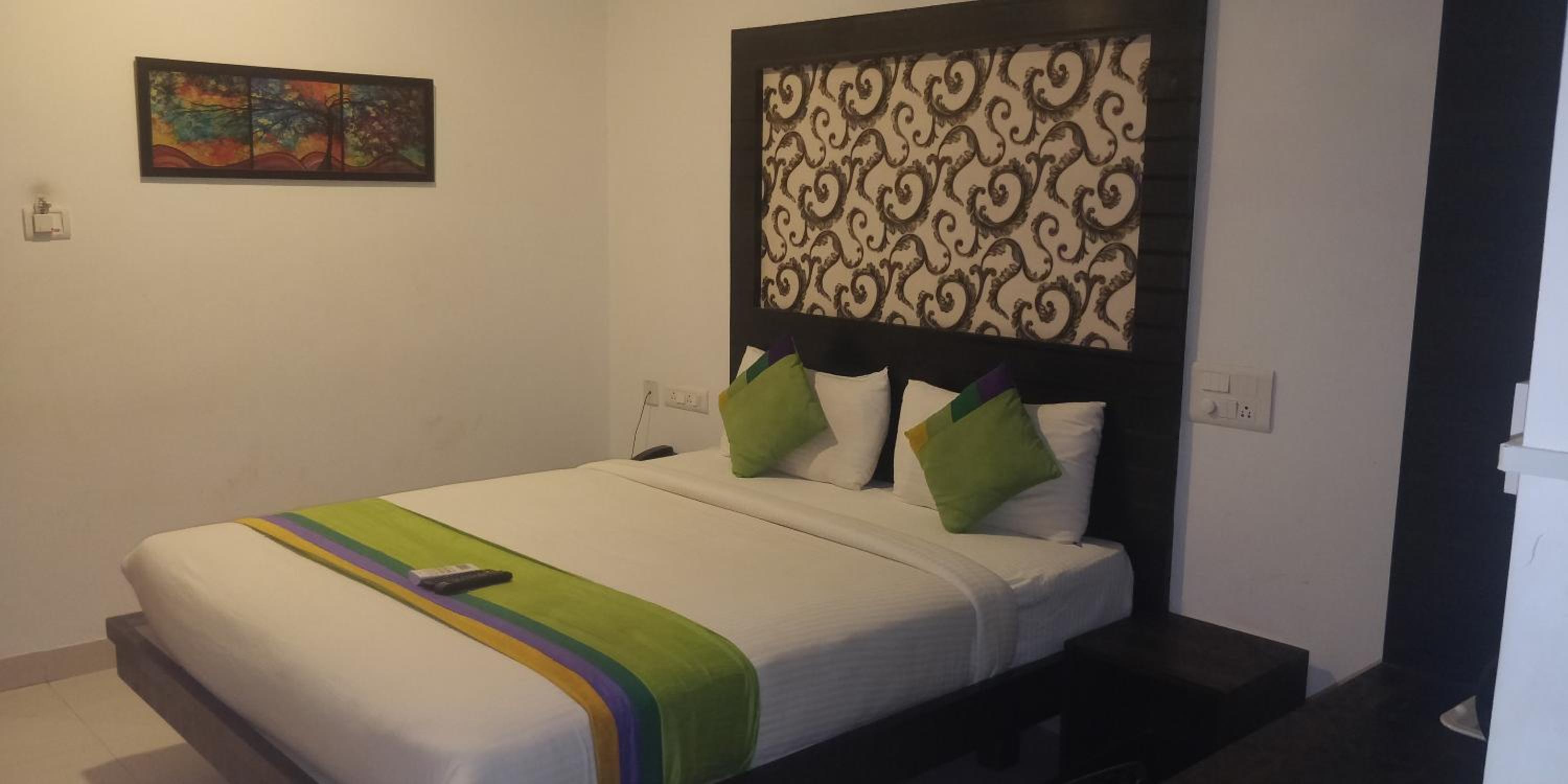 Deluxe Room - Photo 20