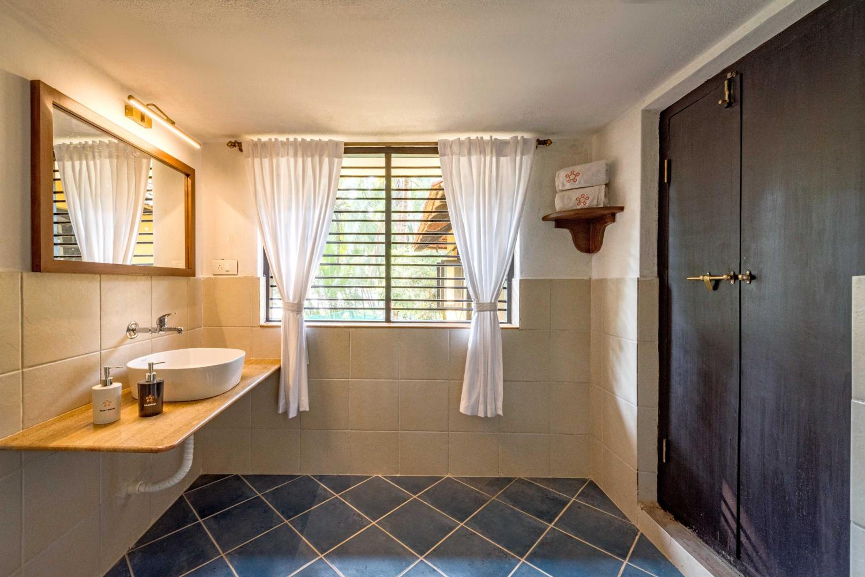 Superior Double Room with Balcony photo 2