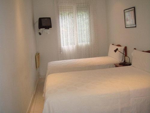 Triple Room with Private Bathroom photo 3