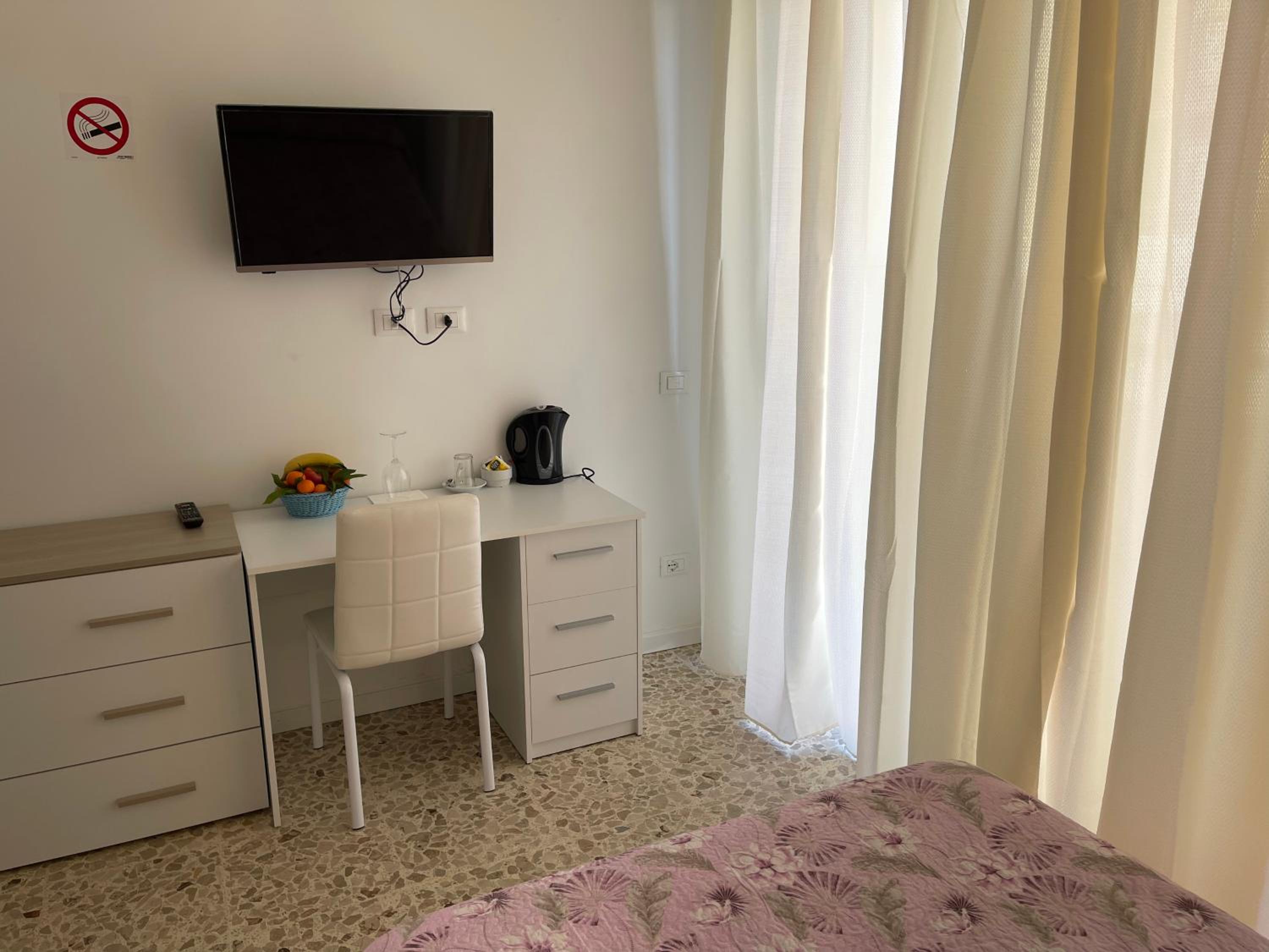 Single Room photo 2