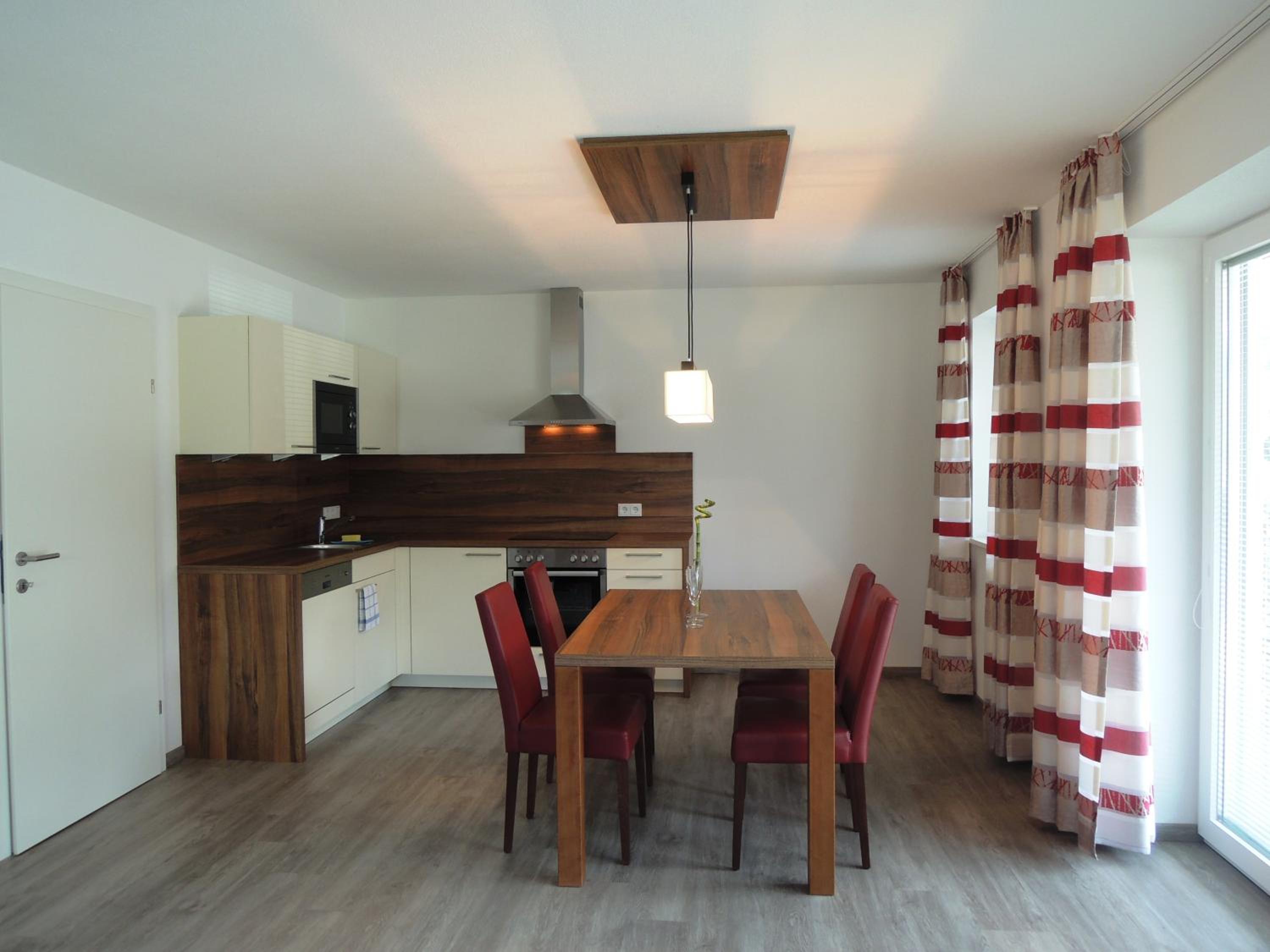 Standard Two-Bedroom Apartment (4-6 Adults) photo 3