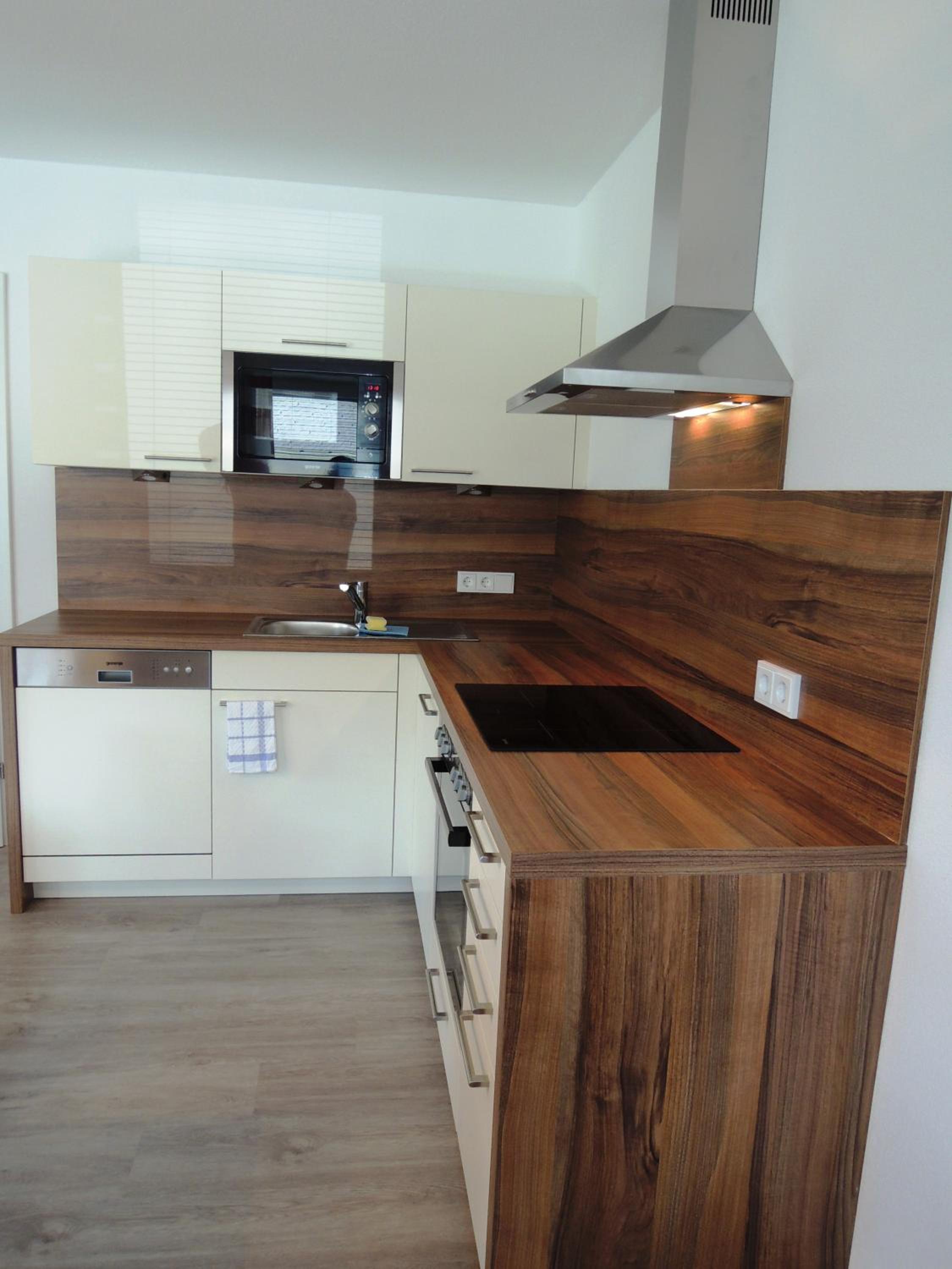 Comfort Two-Bedroom Apartment (4-6 Adults) photo 2