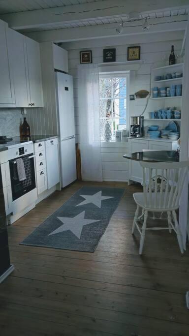 Three-Bedroom House - Photo 11