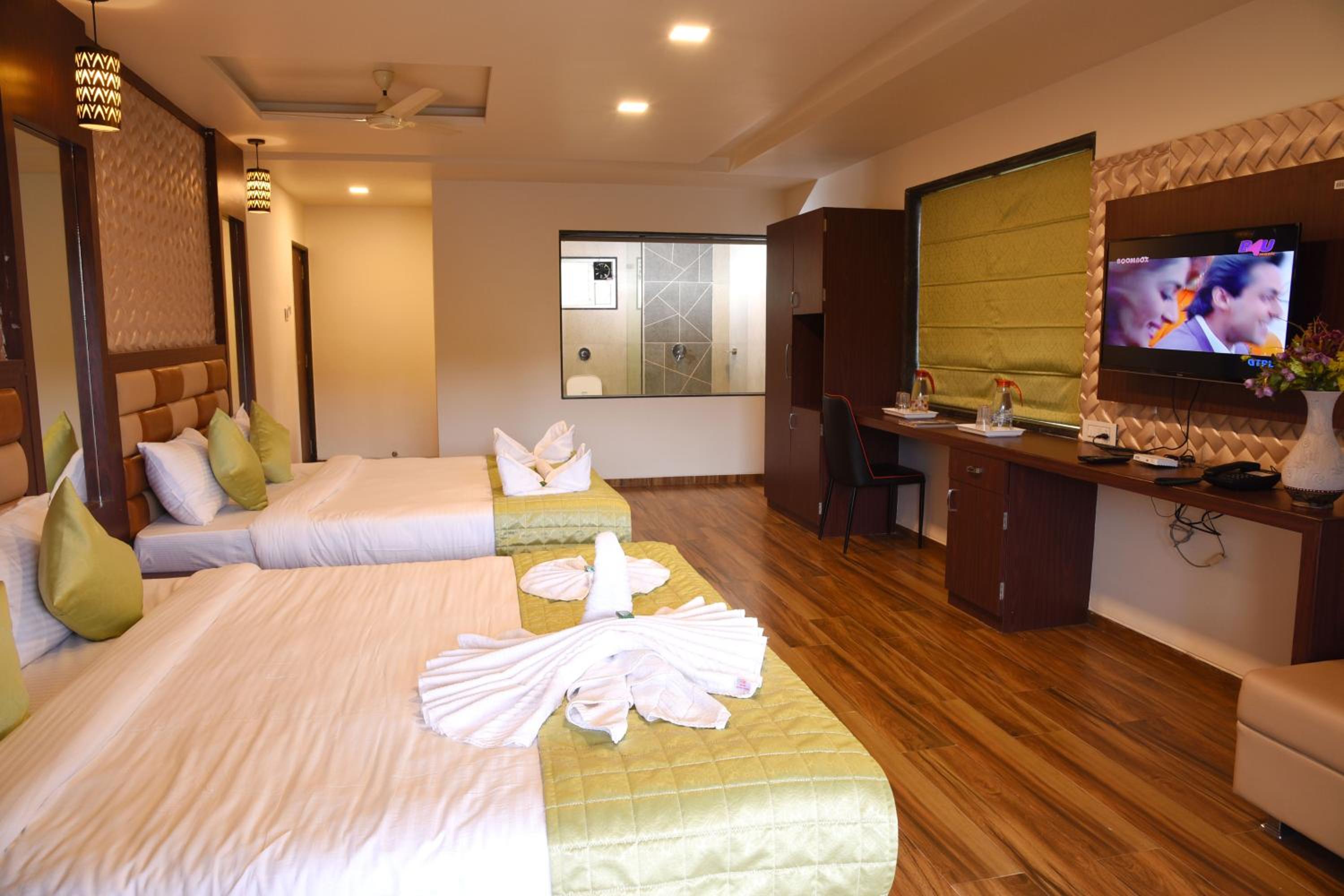Deluxe Family Room - Photo 6