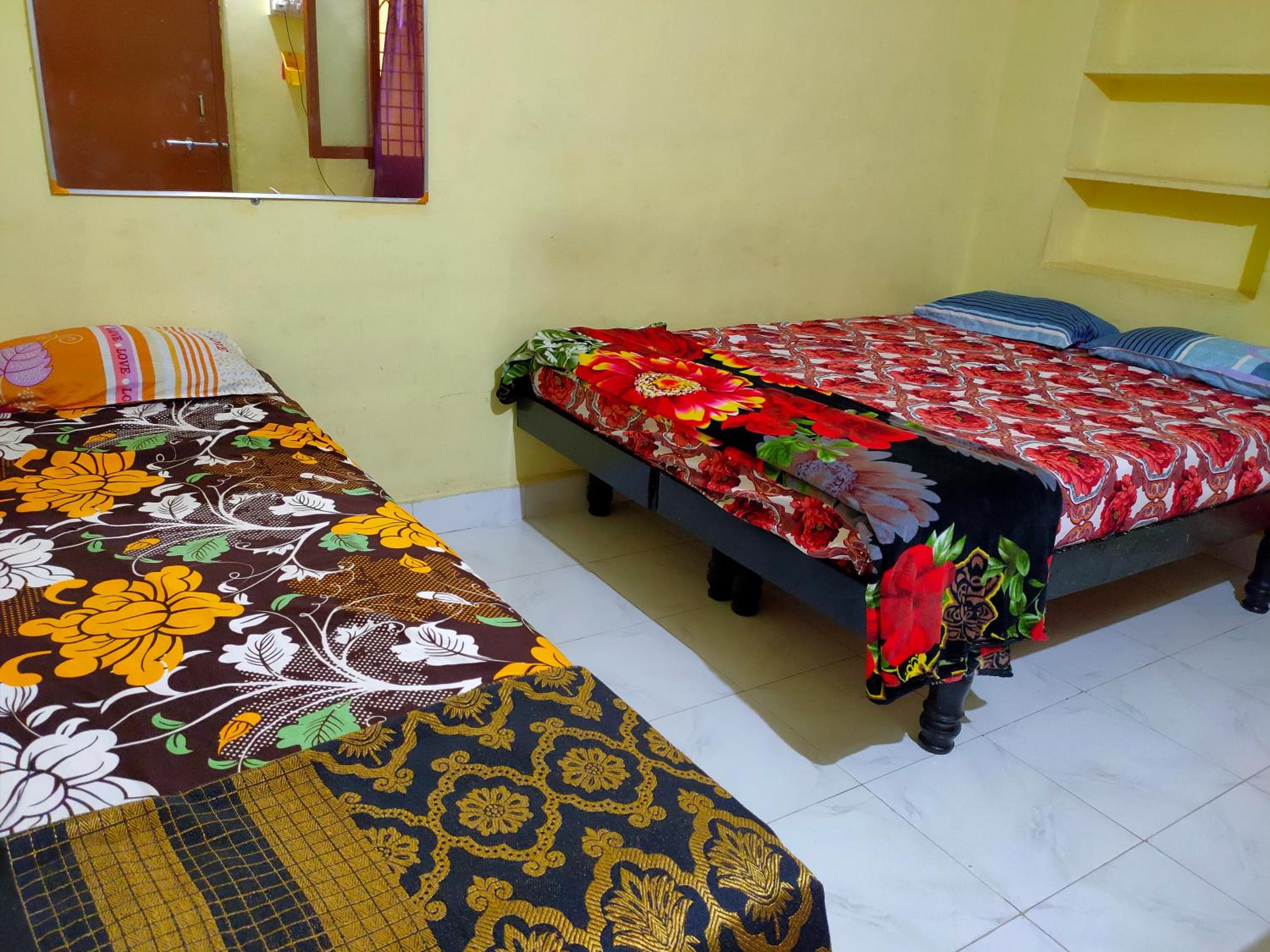 Standard Double Room With Fan photo 1