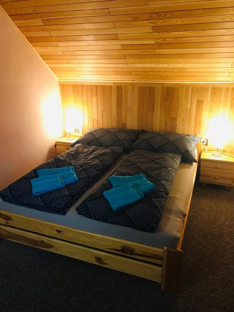 Double or Twin Room with Private Bathroom photo 3