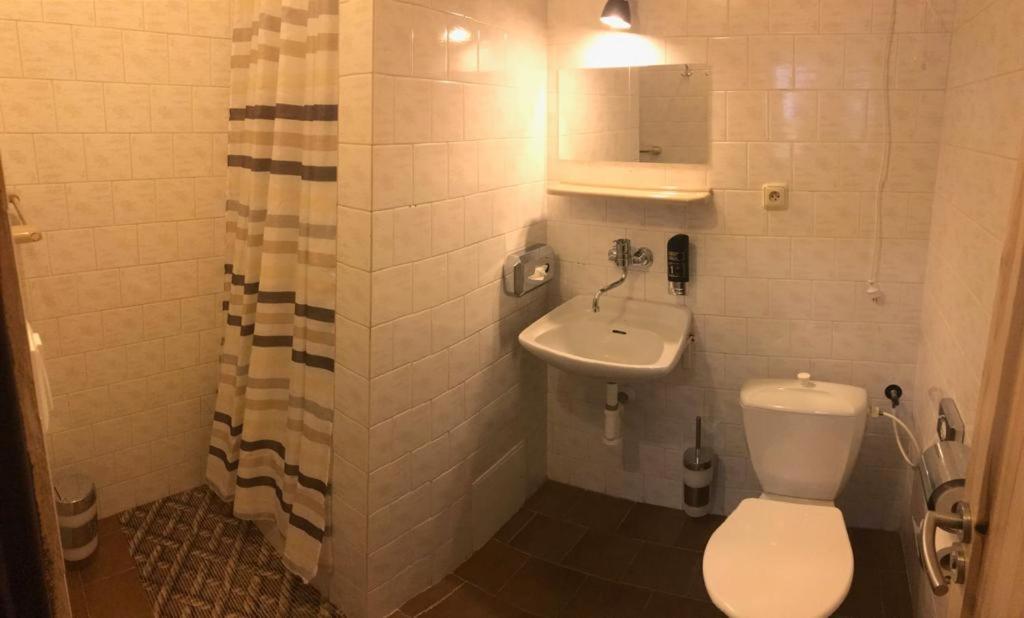 Double or Twin Room with Private Bathroom photo 2