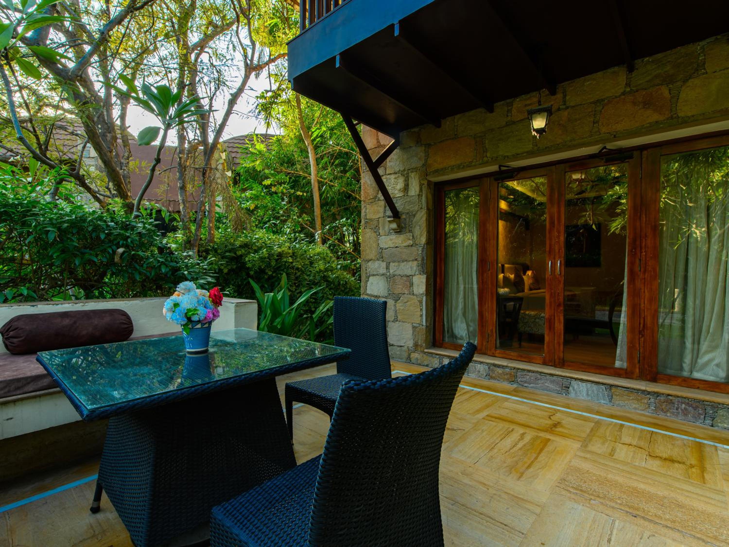Luxury Cottage with Sit Out:10% discount on Food & Beverages (excluding In-Room Dining and Liquor), 10% discount on Spa Services, Laundry Services, Complimentary Happy Hour Offer – Buy 1 Get 1 Free, available daily from 11:00 AM to 7:00 PM. - Photo 7