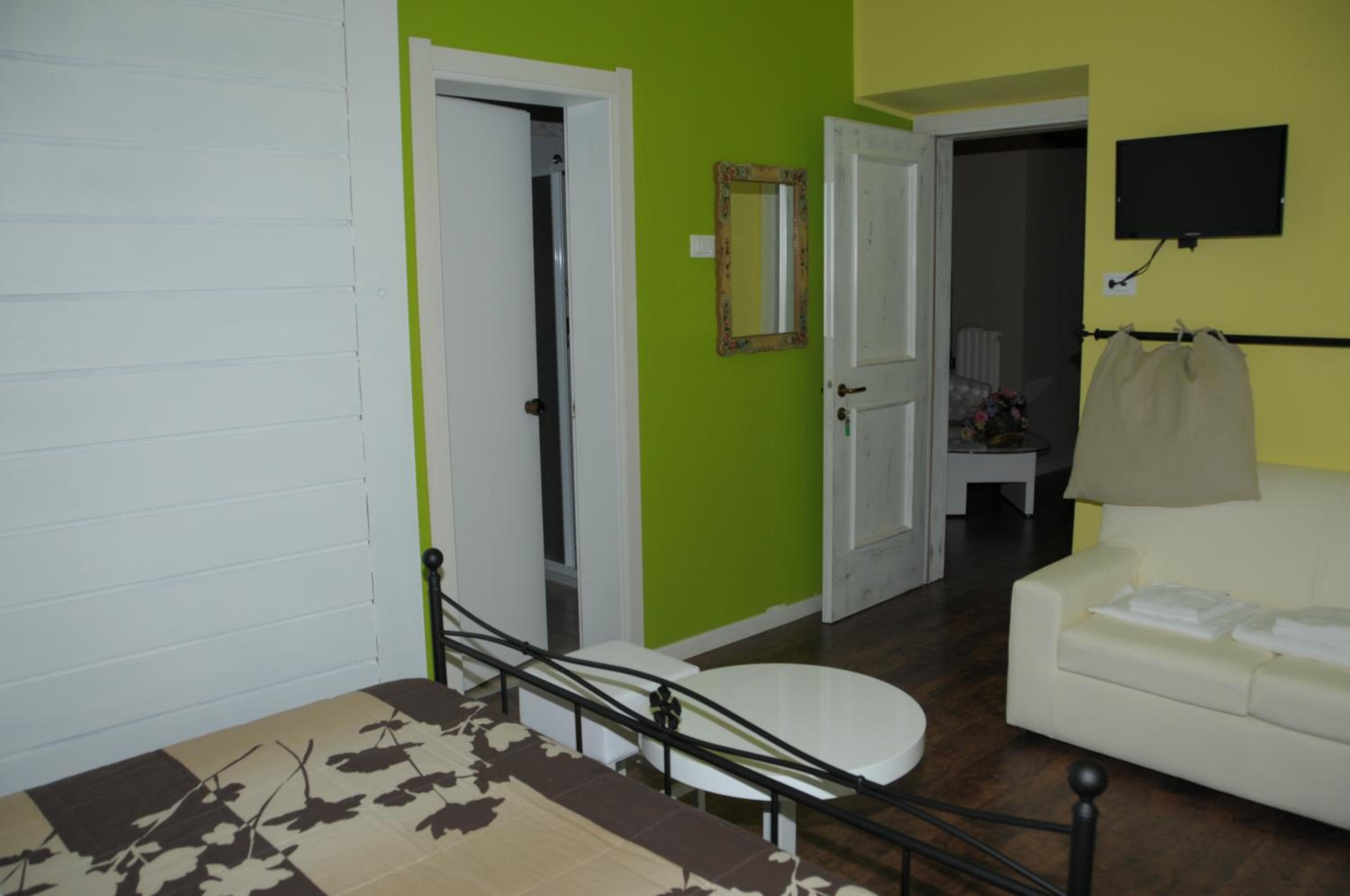 Double Room - Photo 3