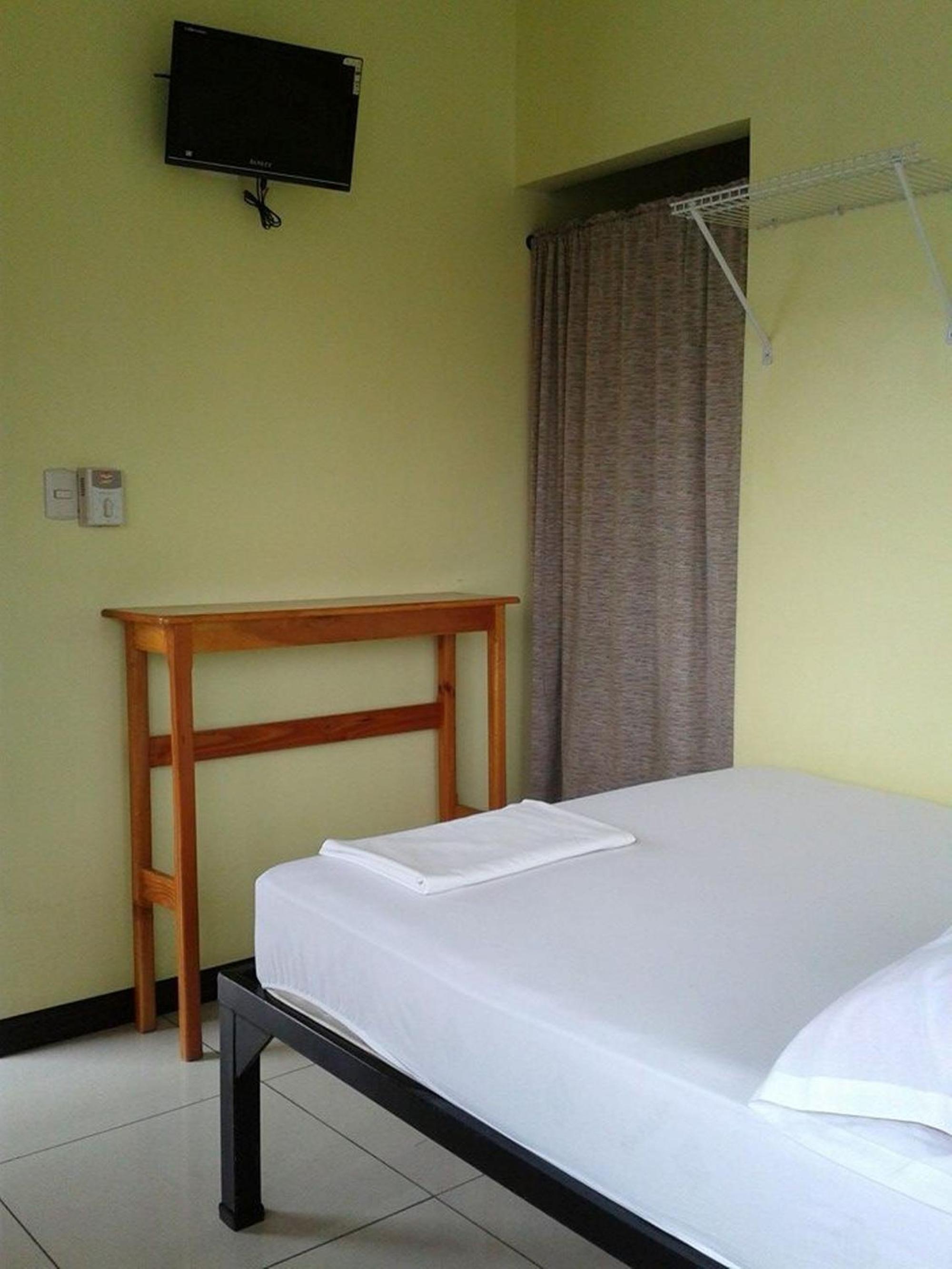 Economy Double Room photo 2