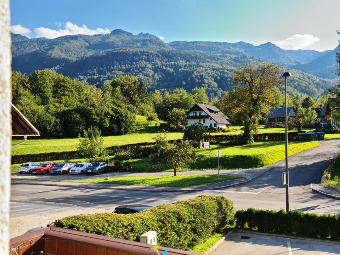 Quadruple Room with Balcony and Mountain View - Photo 9