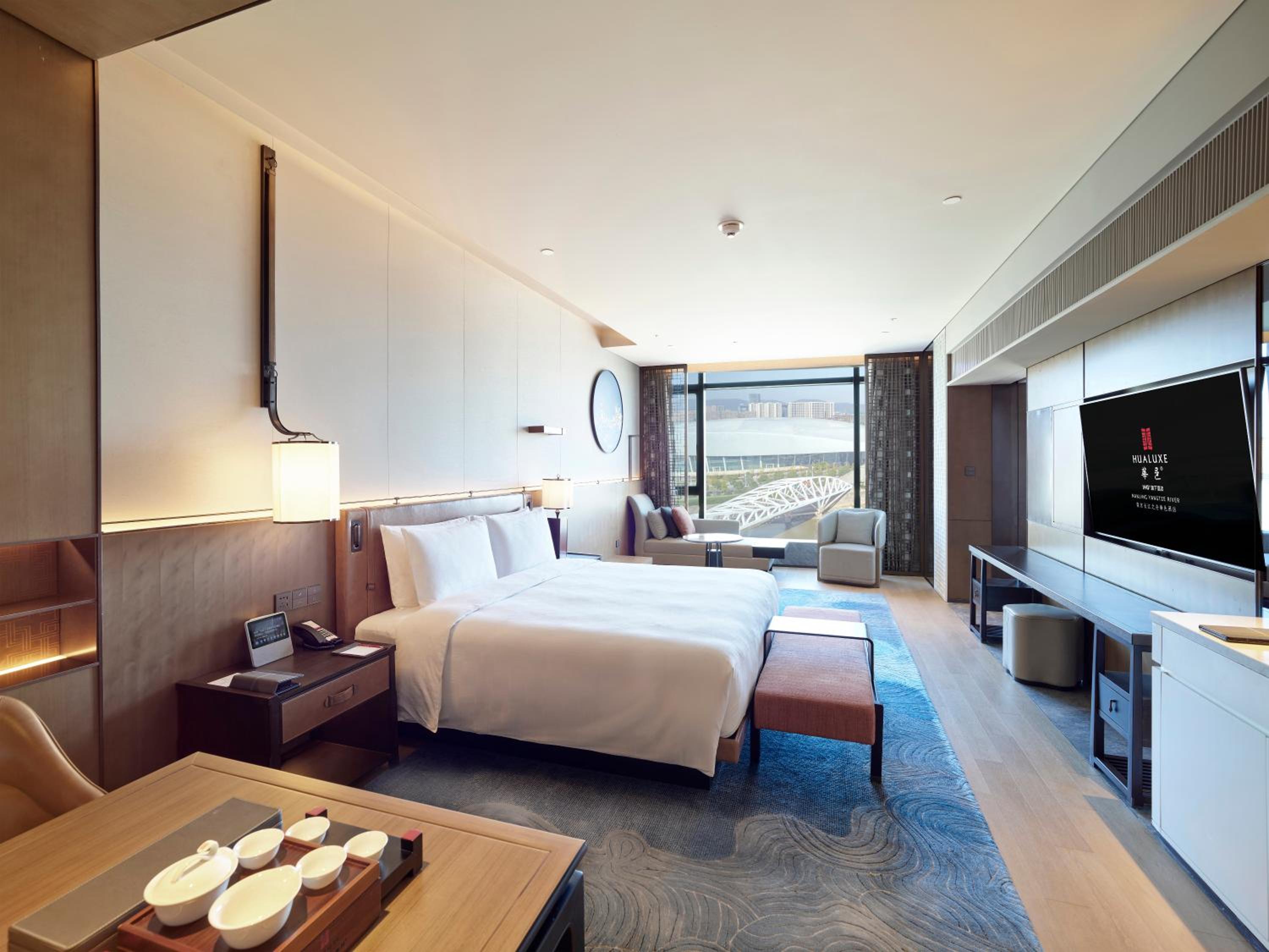 Premium King Room with River View - Lounge Access - Photo 1