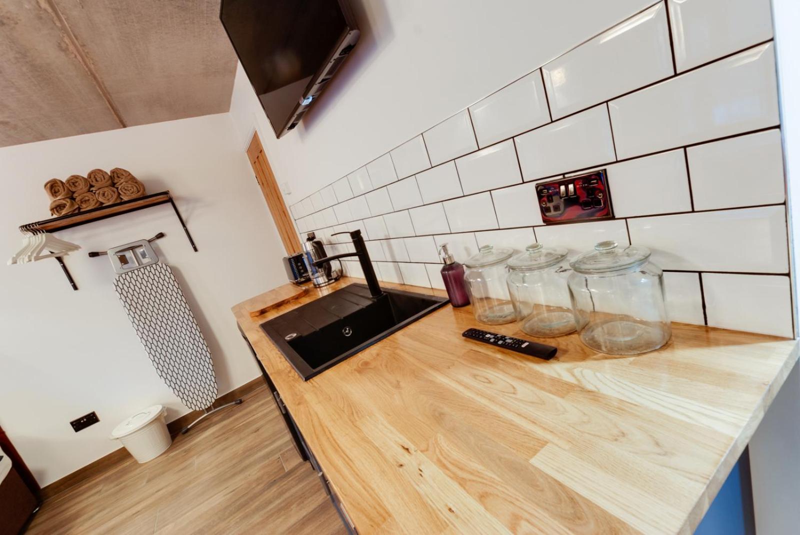 Two-Bedroom Apartment - Photo 8