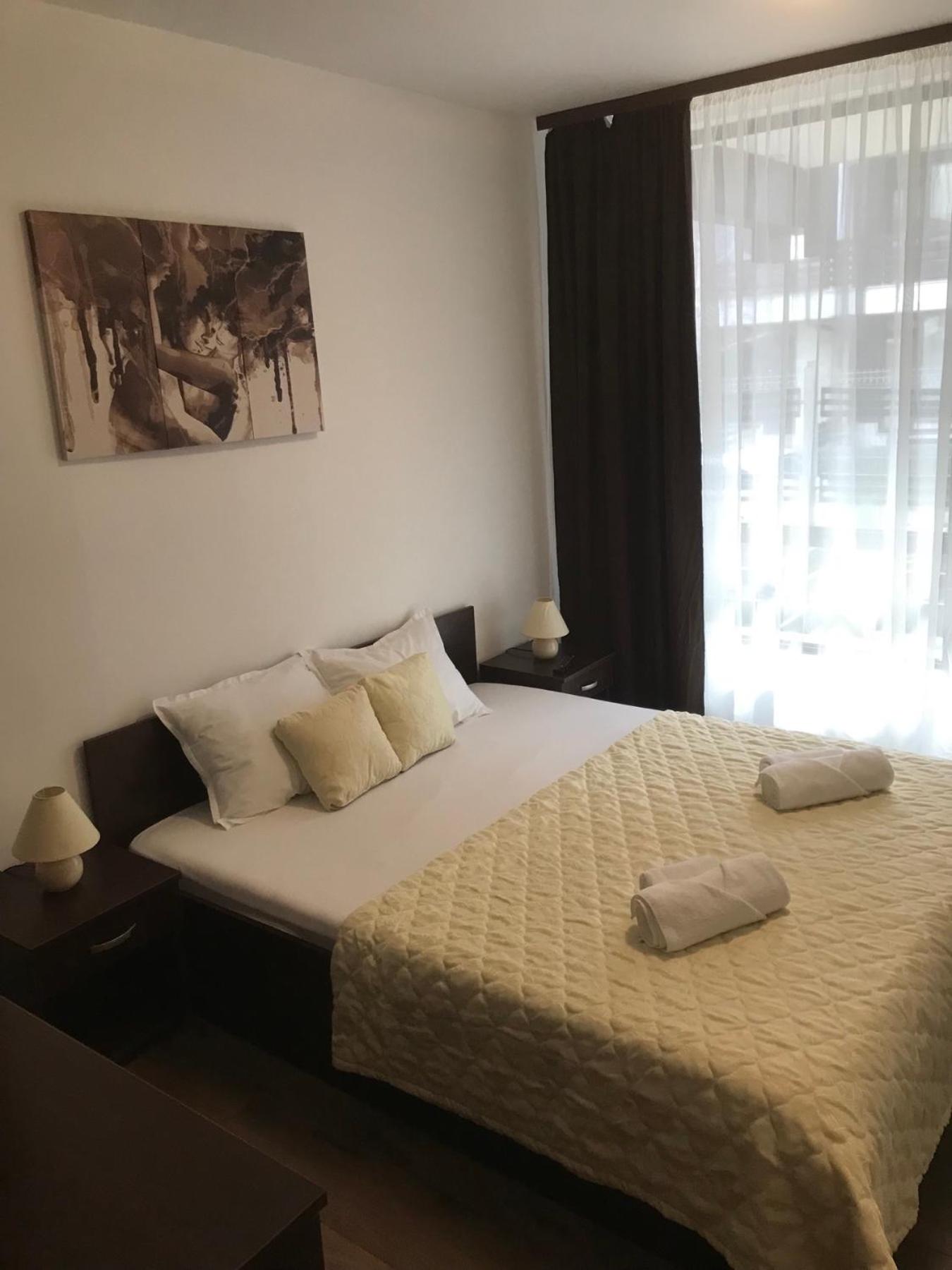 Apartment photo 2