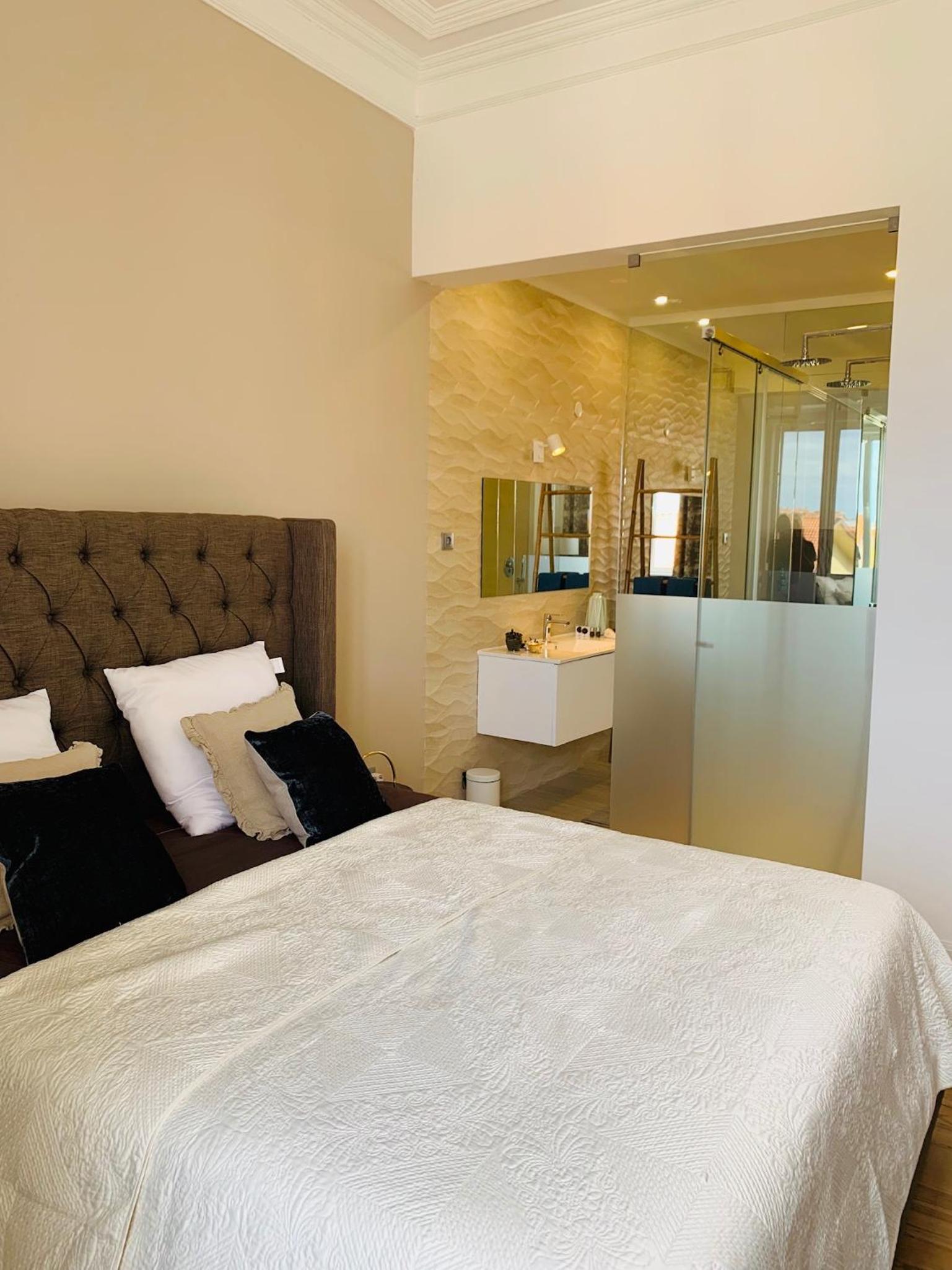 Deluxe Queen Room photo 3