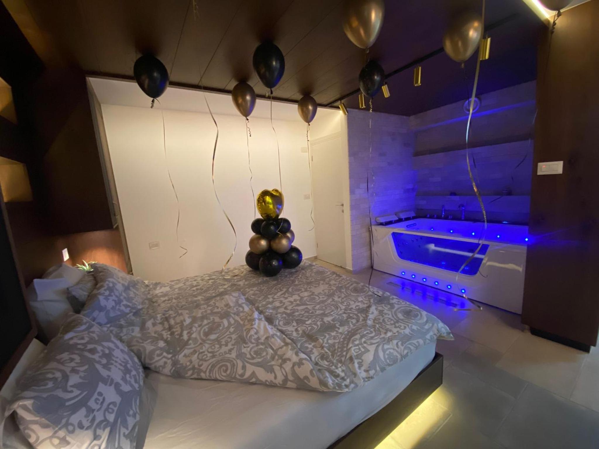 One-Bedroom Apartment - Photo 33
