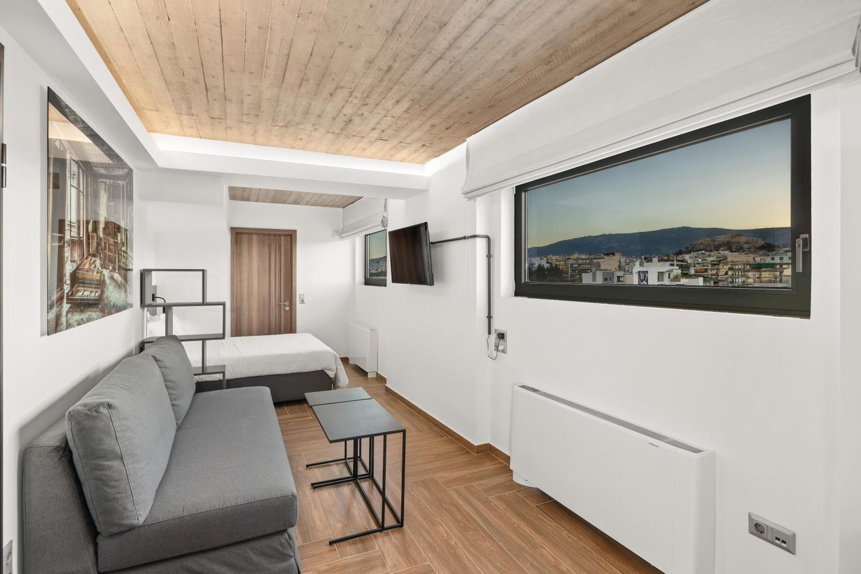 Deluxe Double Room with Balcony photo 1