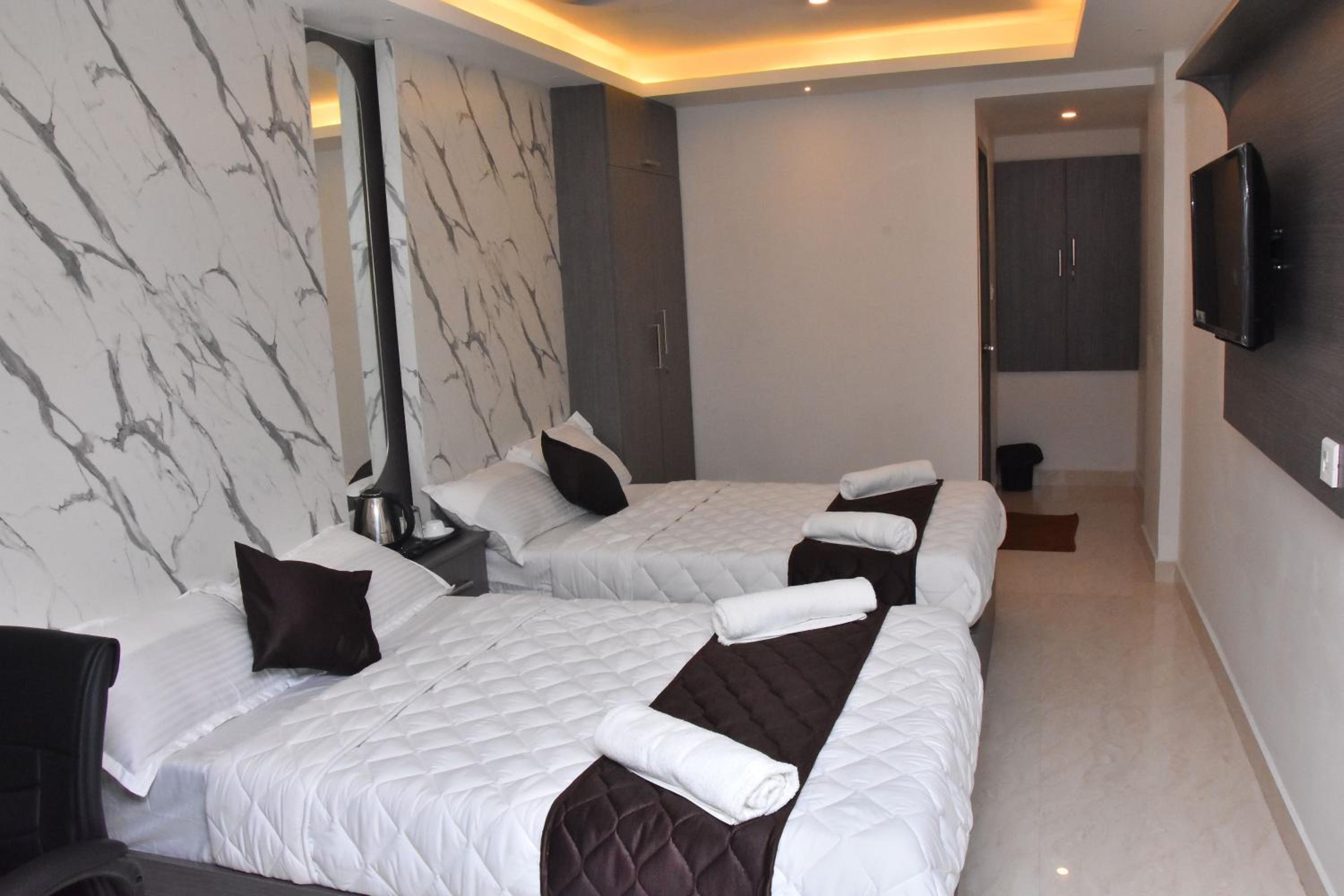 Twin Room with Bath