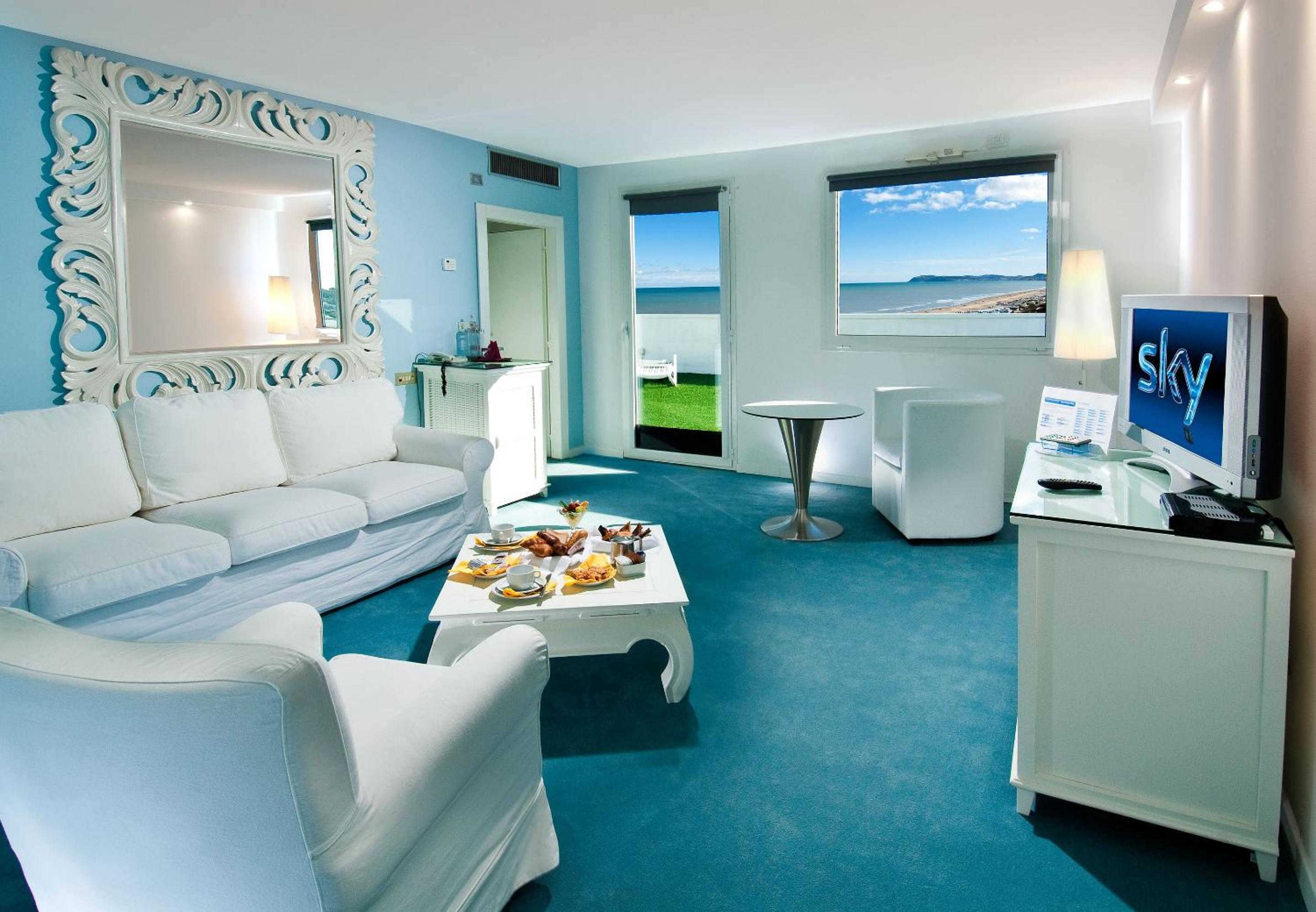 Deluxe Suite - Photo 1
