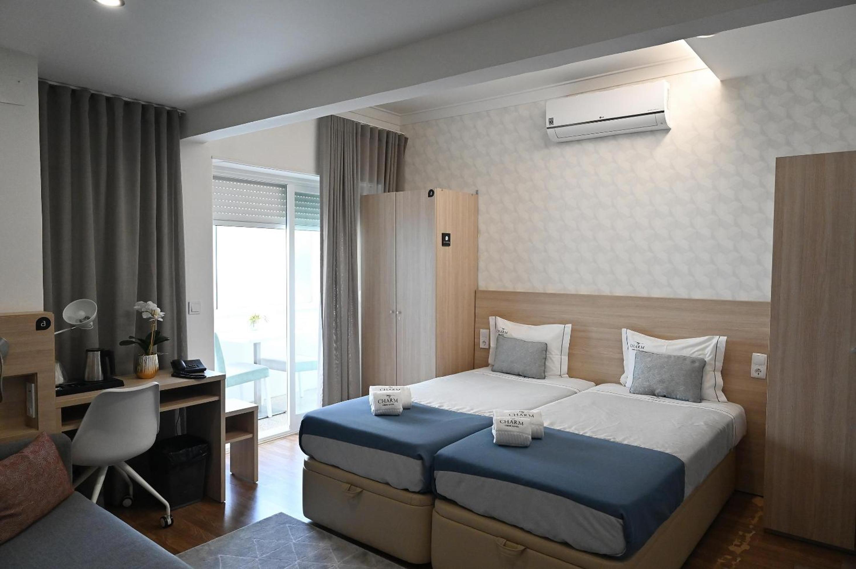 Double / Twin Room with Extra Bed (with private kitchenette) photo 1