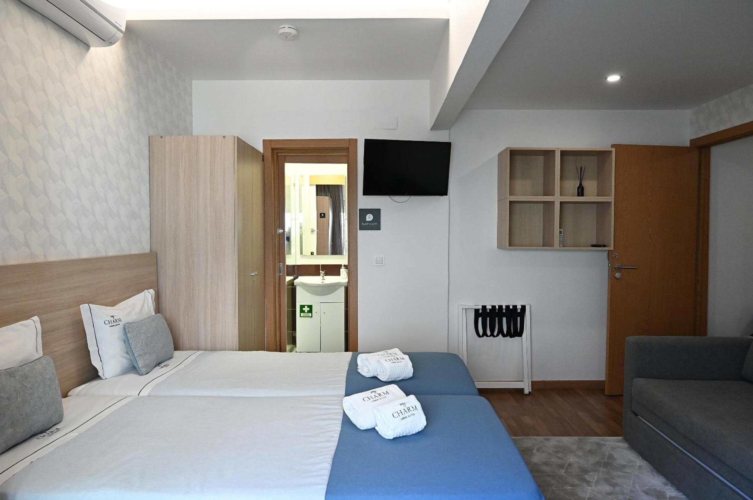Double / Twin Room with Extra Bed (with private kitchenette) photo 3