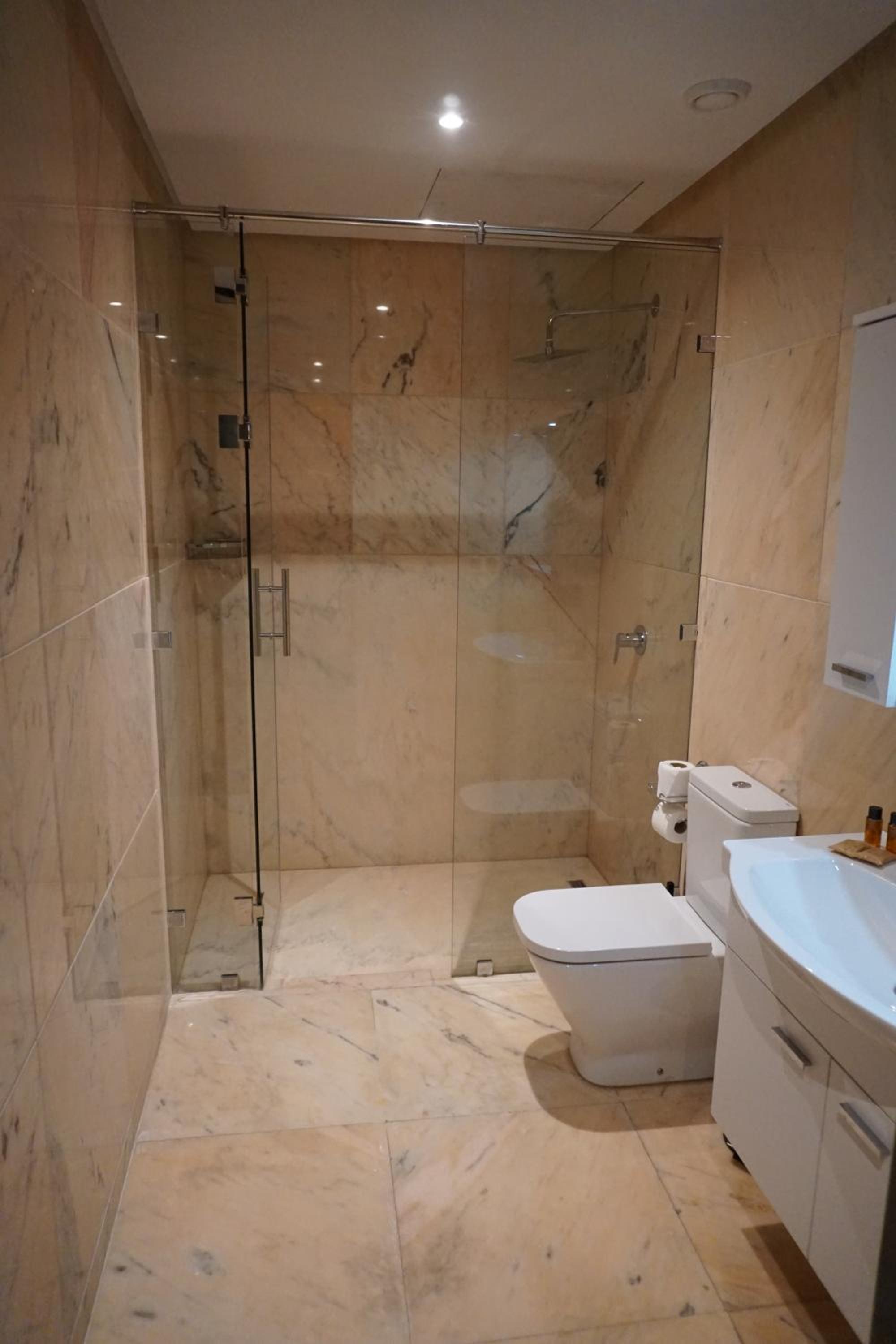 Deluxe Suite - Photo 13