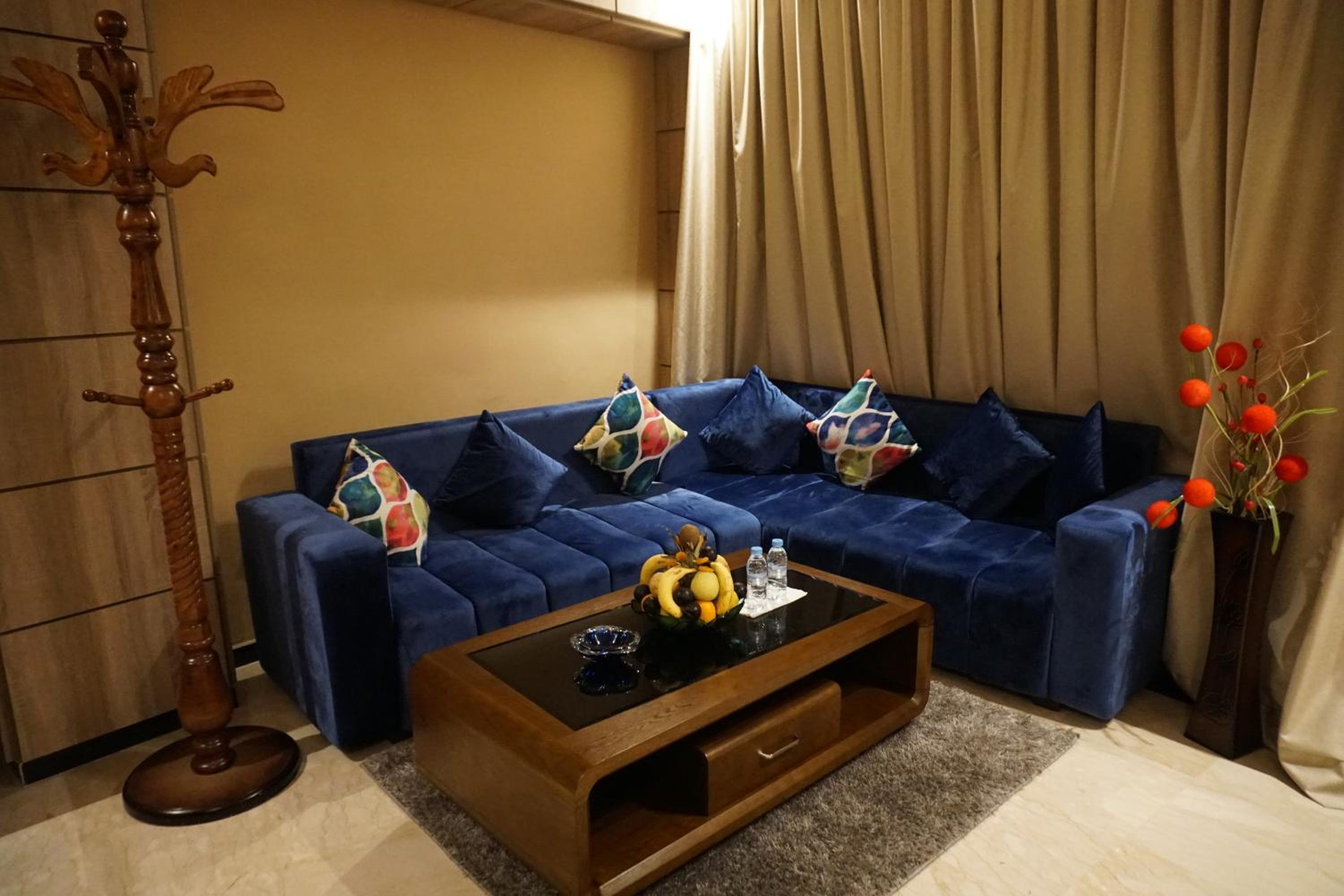 Deluxe Suite - Photo 9