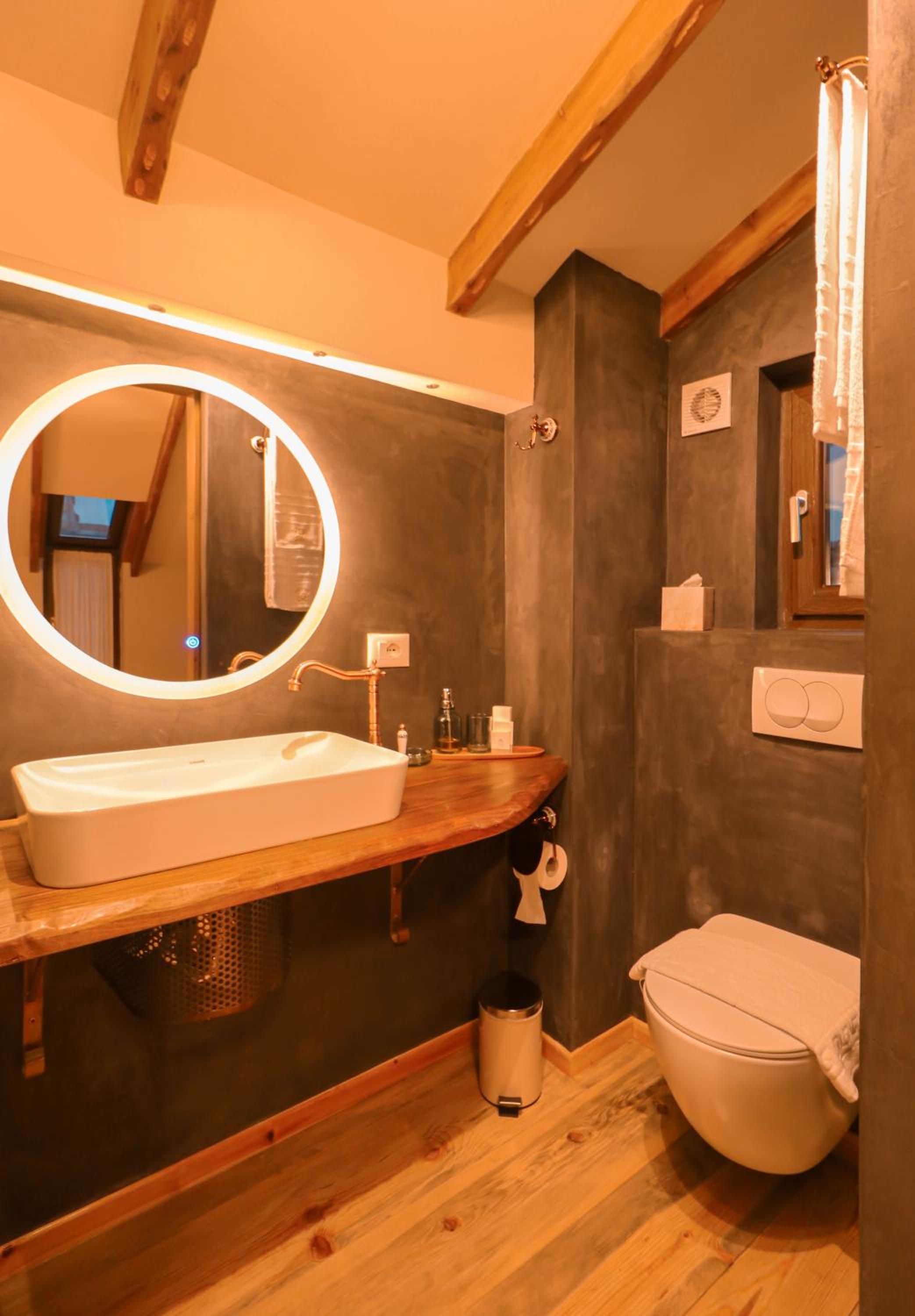Deluxe Family Suite photo 3