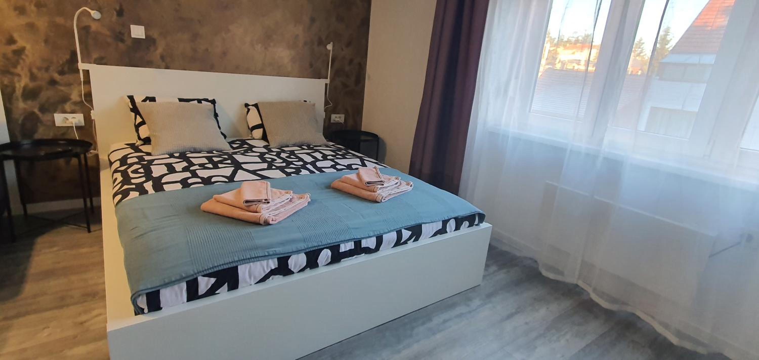 One-Bedroom Apartment - Photo 5