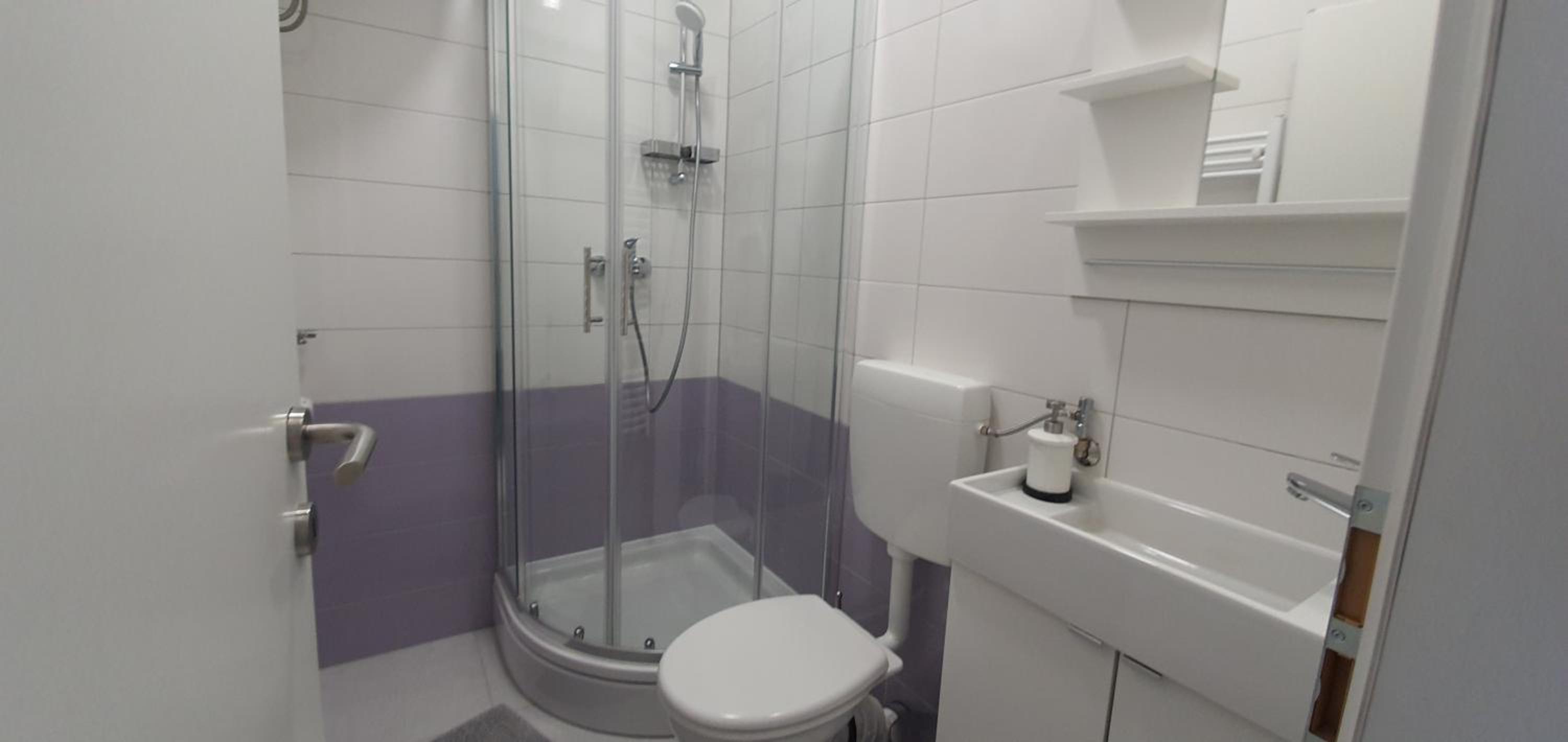 One-Bedroom Apartment - Photo 20