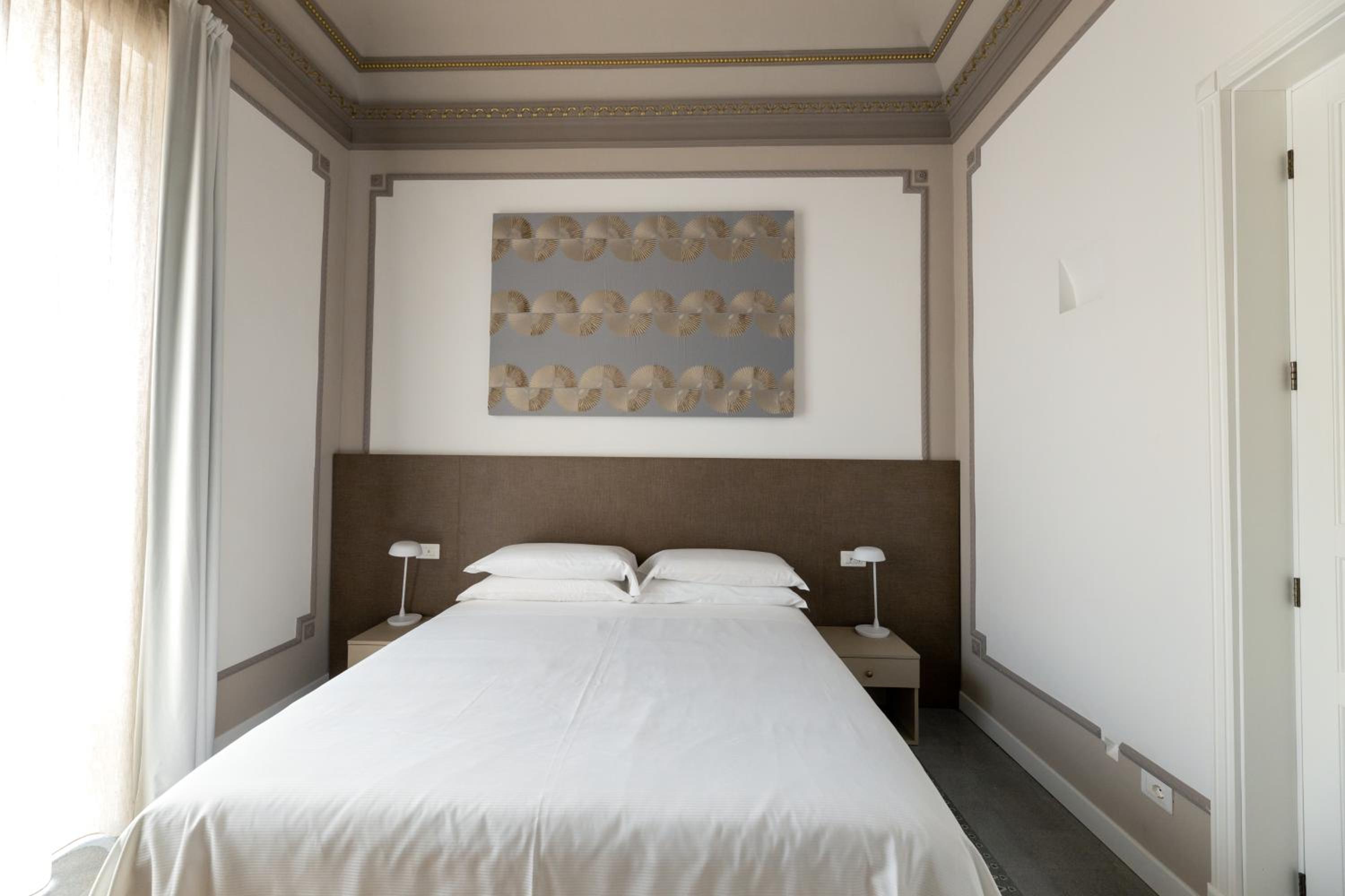 Superior King Suite photo 3
