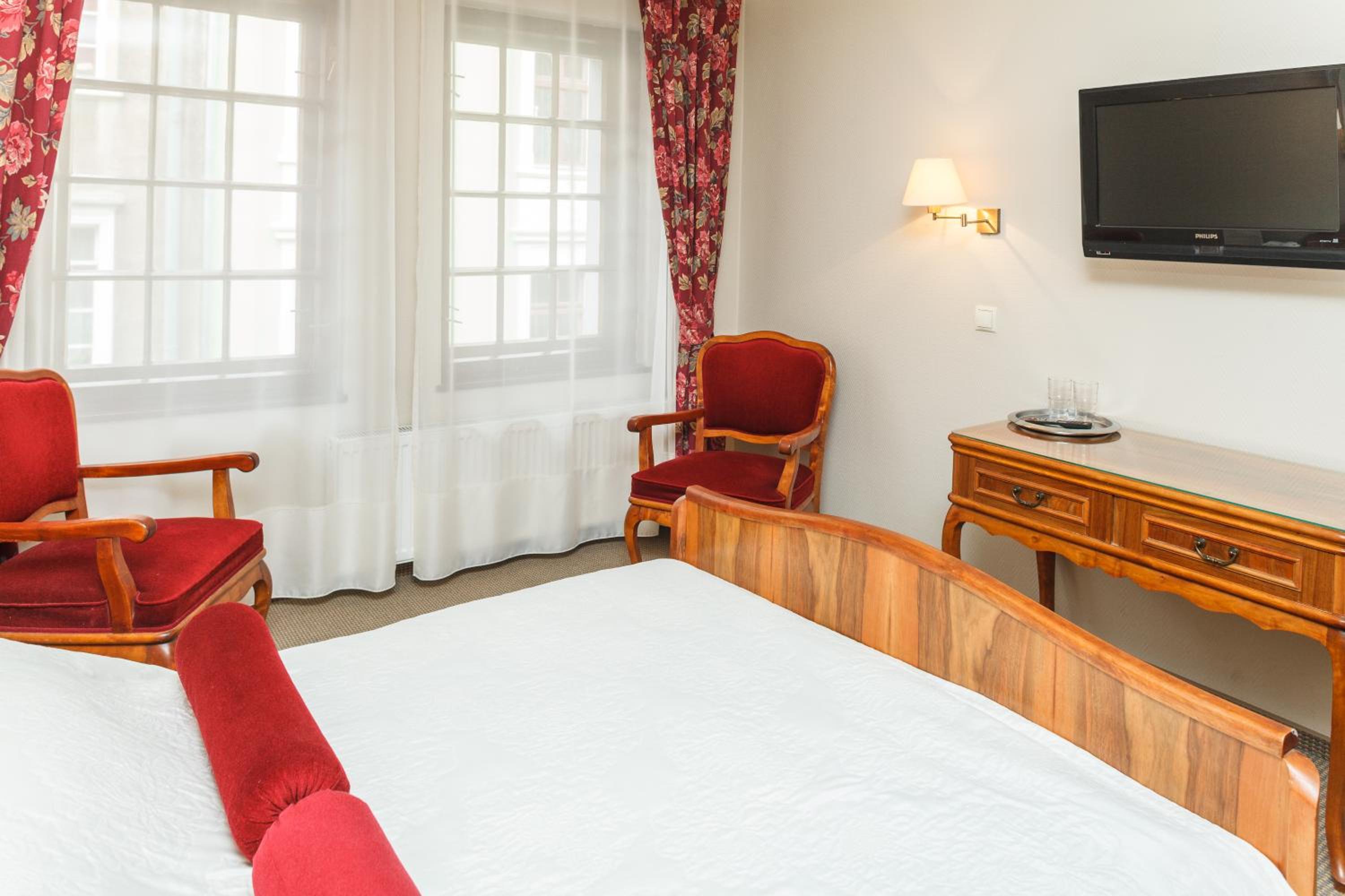 Double Room - Photo 13