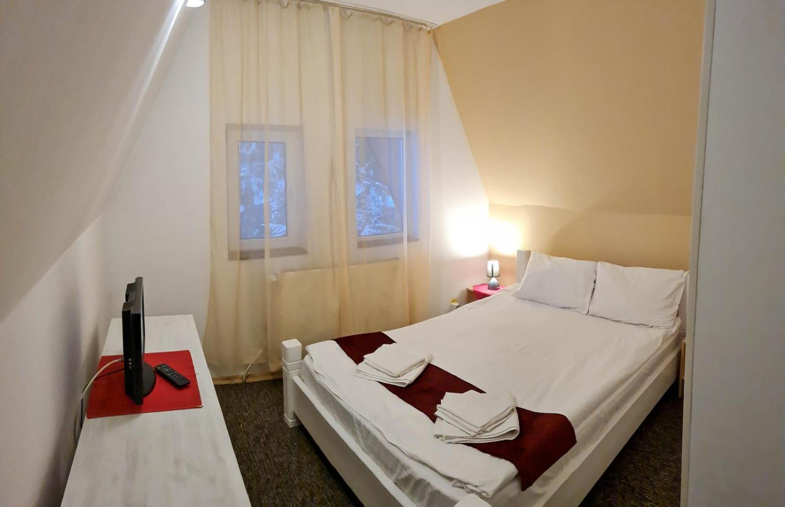 Double Room - Attic - Photo 6