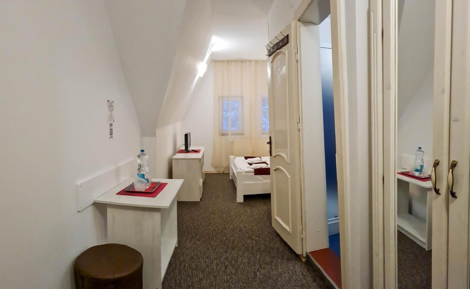 Double Room - Attic - Photo 8