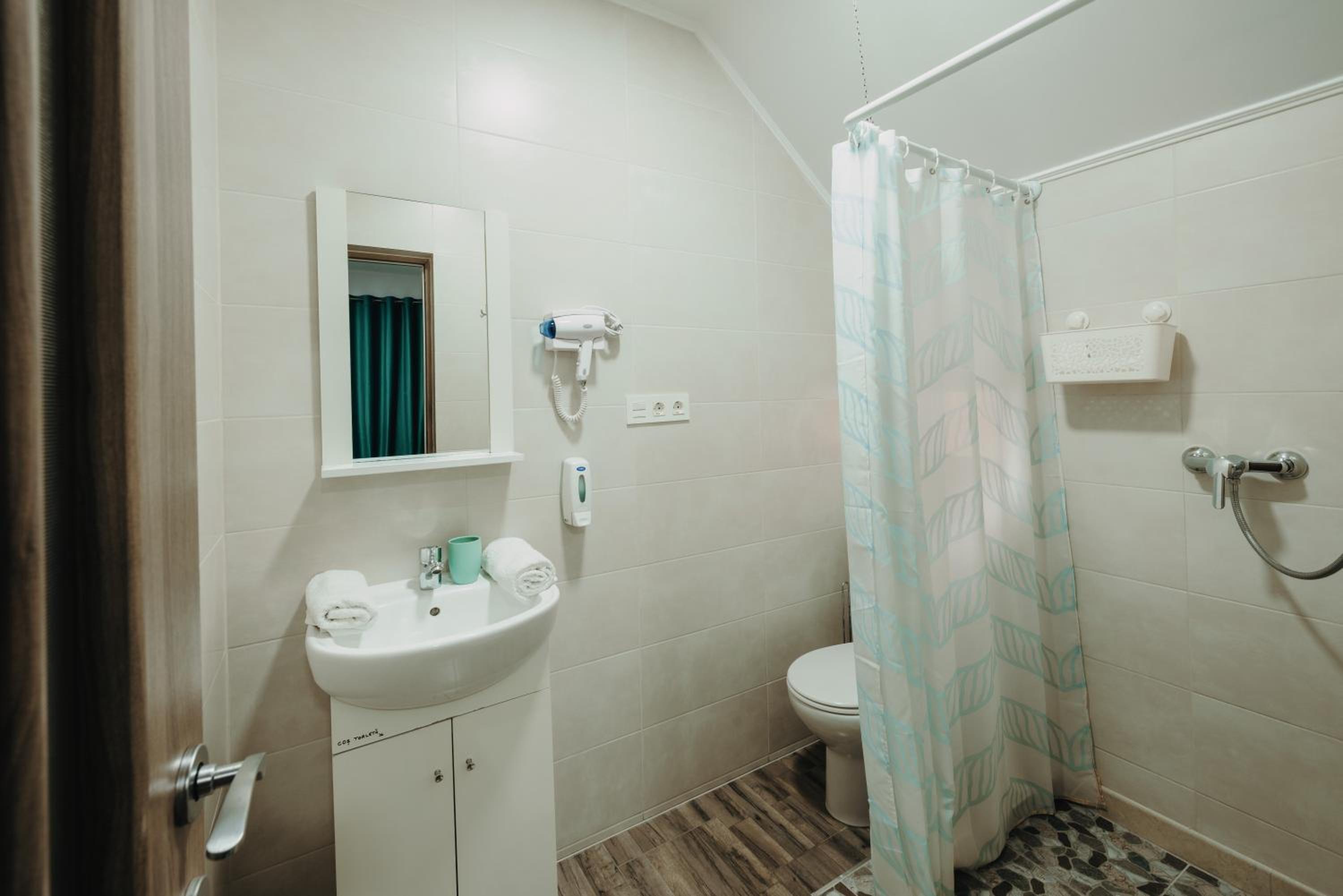 Double Room with Private Bathroom photo 3