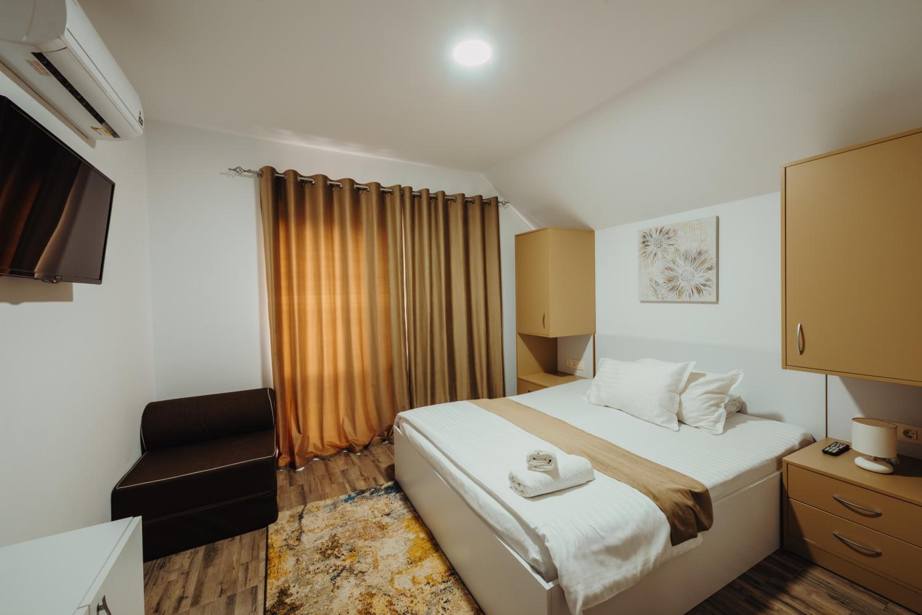 Double Room with Private Bathroom photo 1