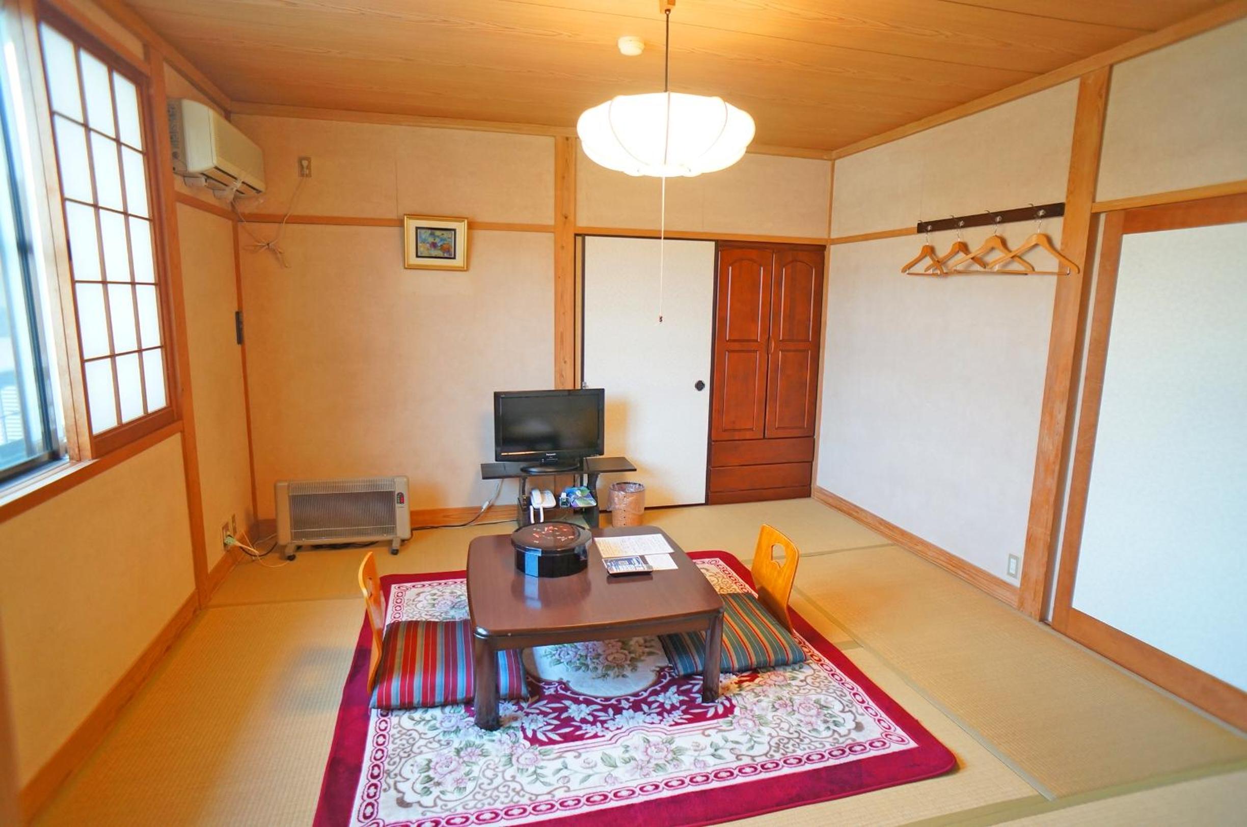 Japanese-Style Twin Room with Shared Bathroom