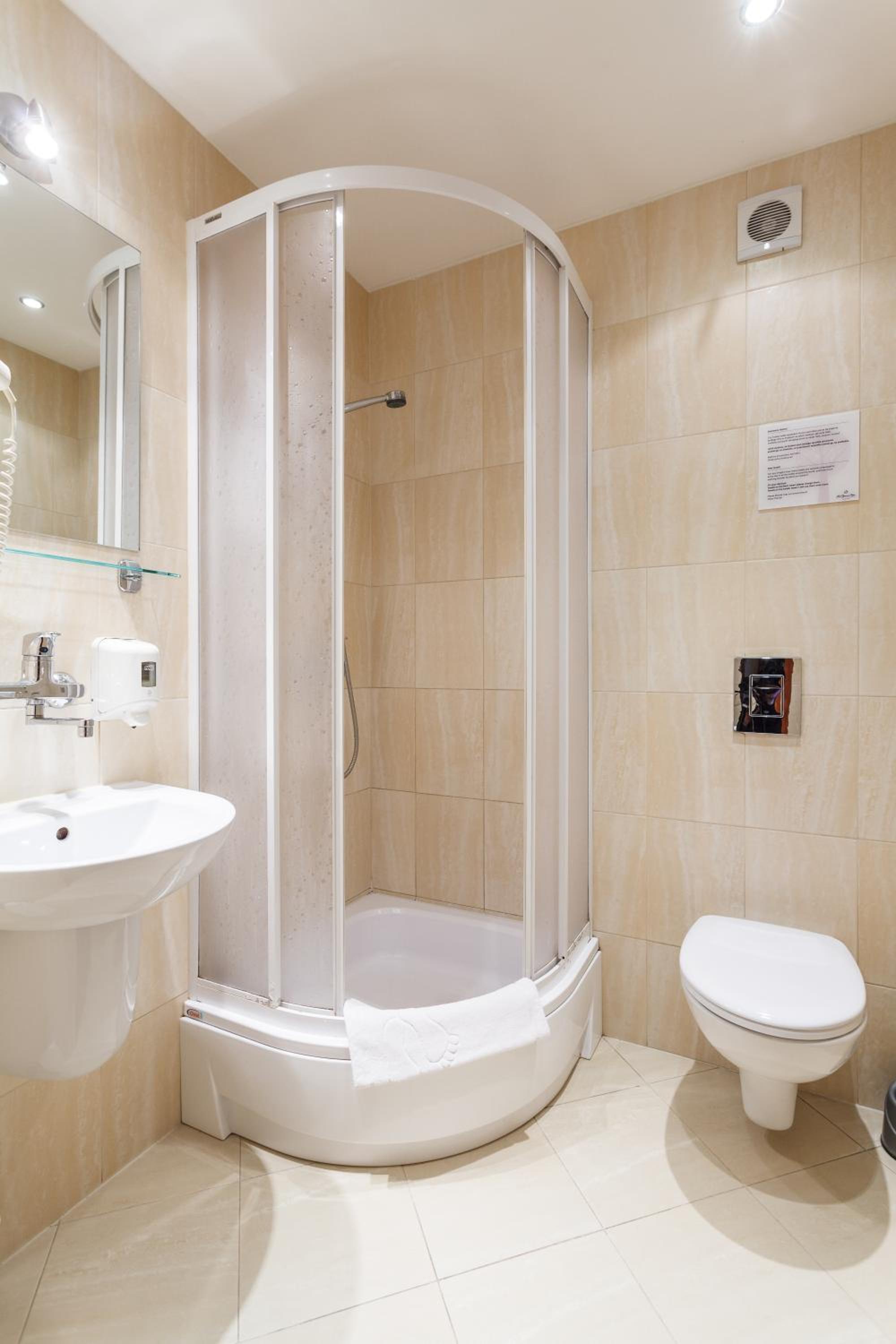 Double Room - Photo 9