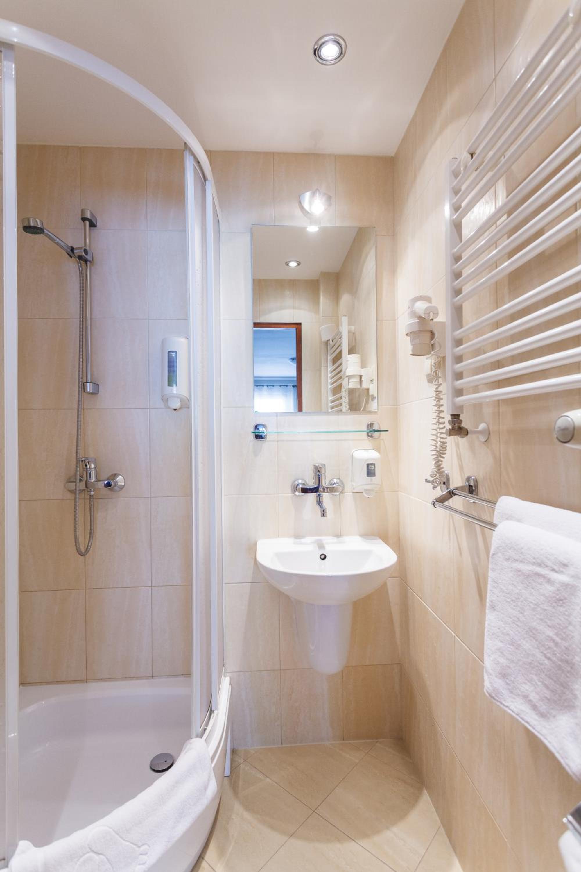 Double Room - Photo 12