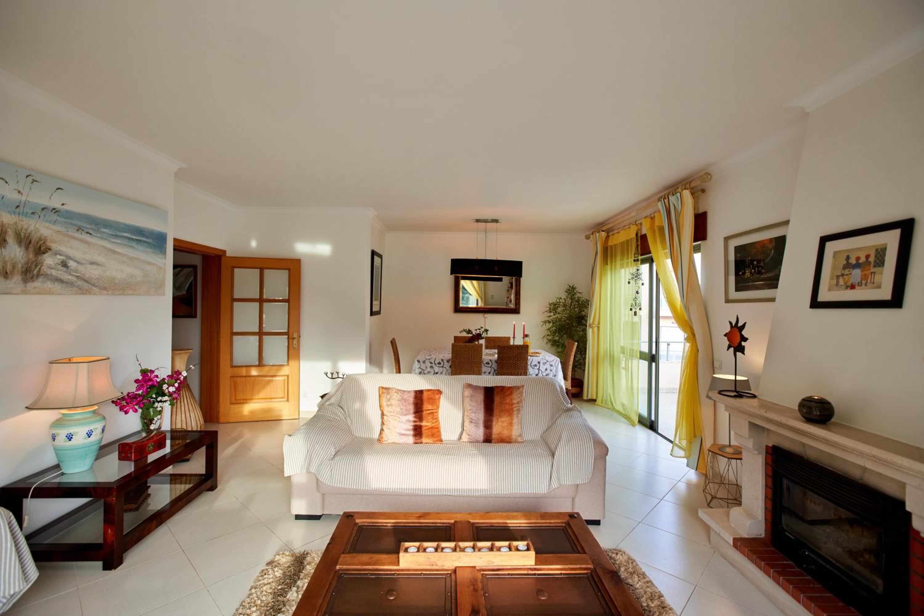 Appartamento con 3 Camere da Letto