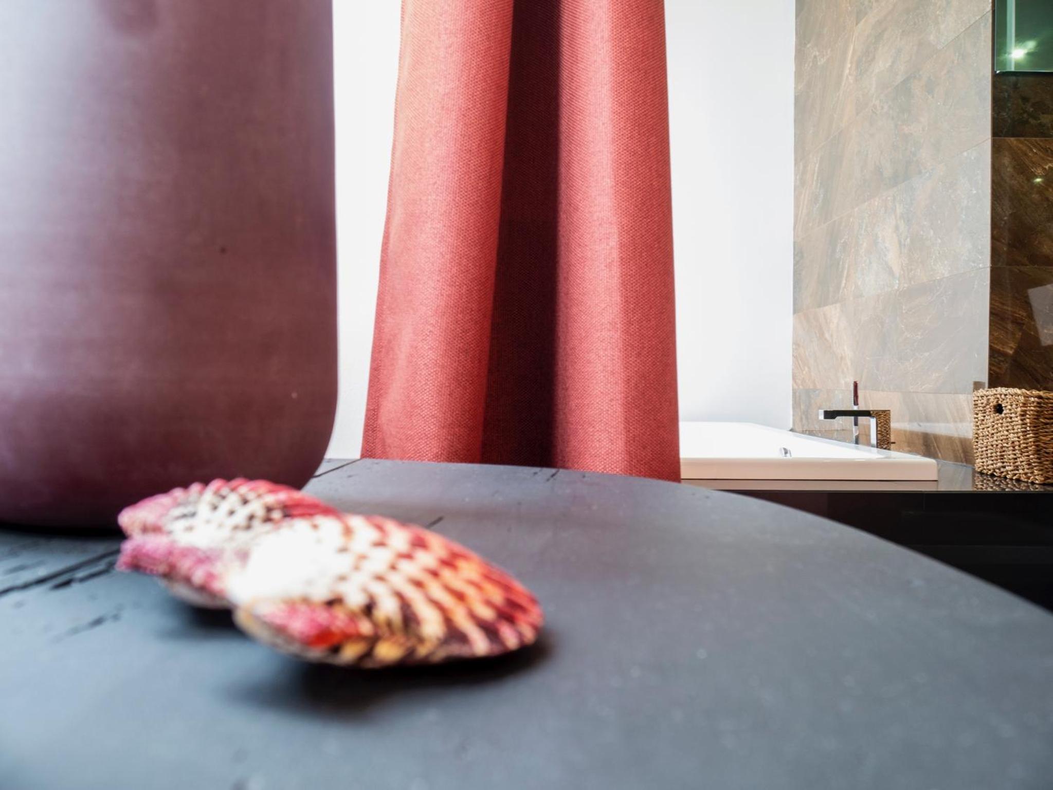 Deluxe Double Room with Bath photo 3