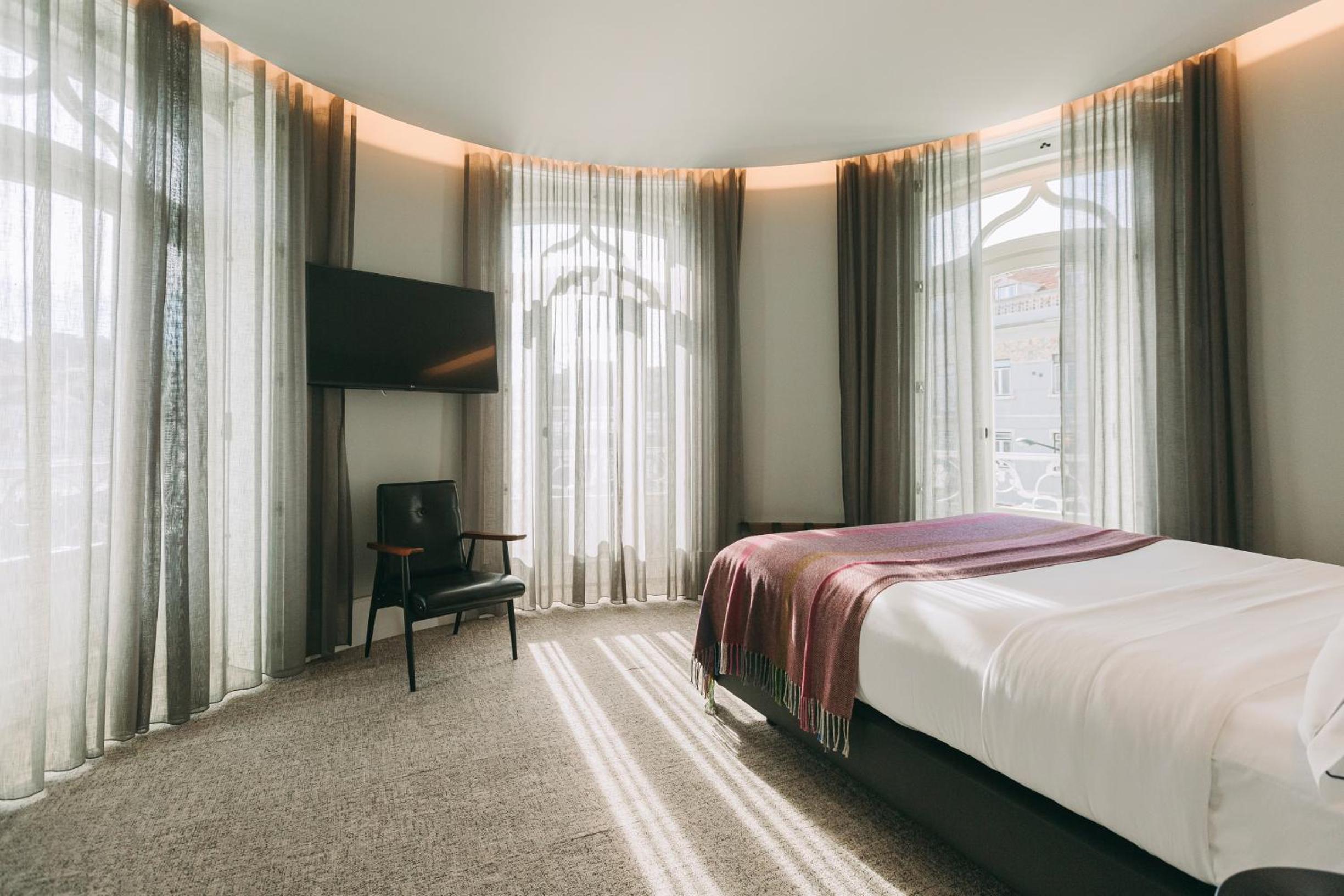 King Double Room thumbnail 6