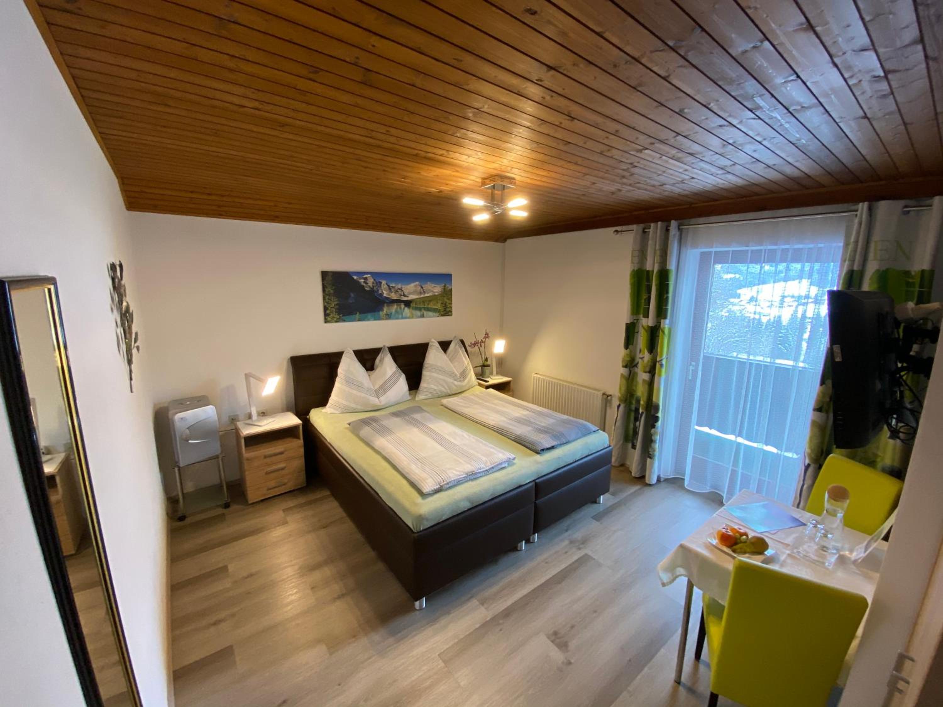 Deluxe Double or Twin Room photo 1